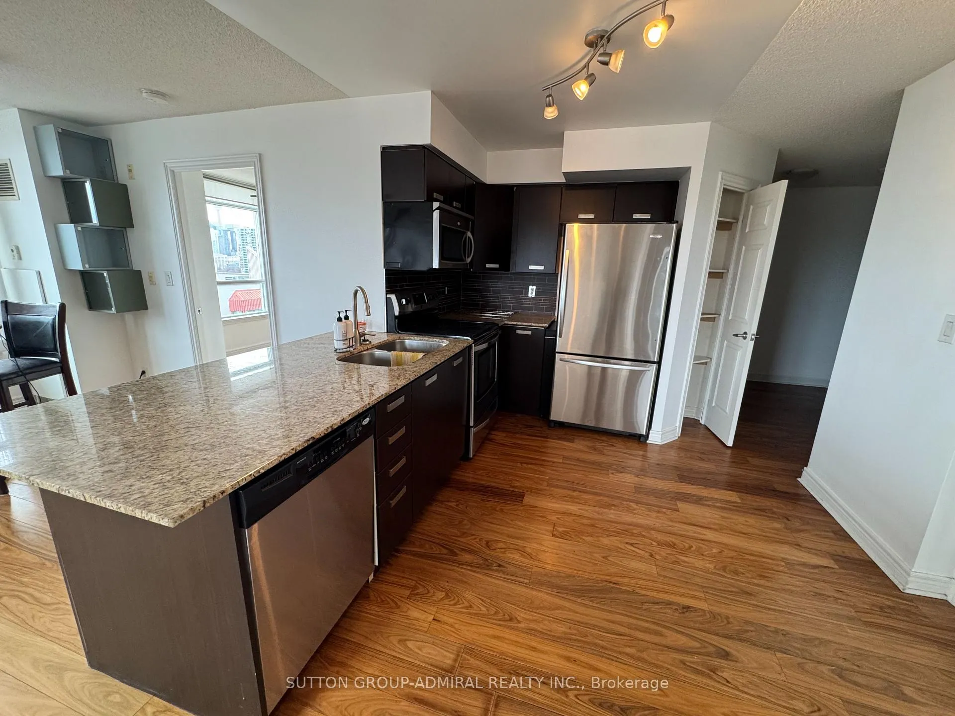 Photo 5 of Unit 914, 225 Wellesley Street E, Toronto, Cabbagetown-South St. James Town — HOMEH