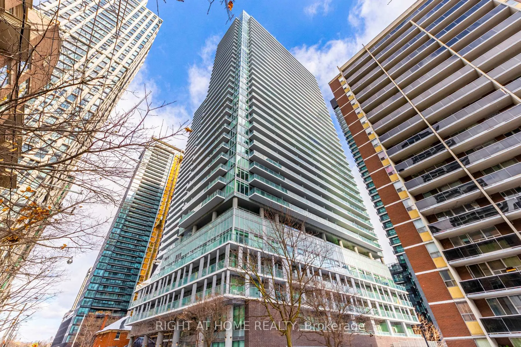Front of Unit 1910, 195 Redpath Avenue