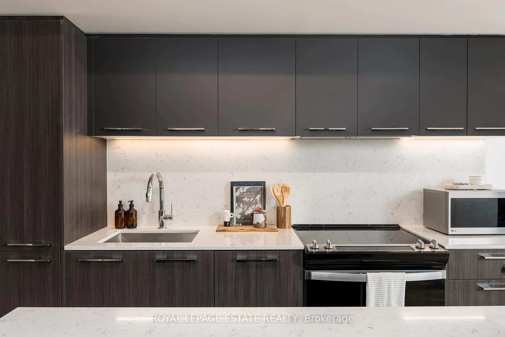 Photo 6 of Unit 408, 665 Queen Street E, Toronto, South Riverdale — HOMEH