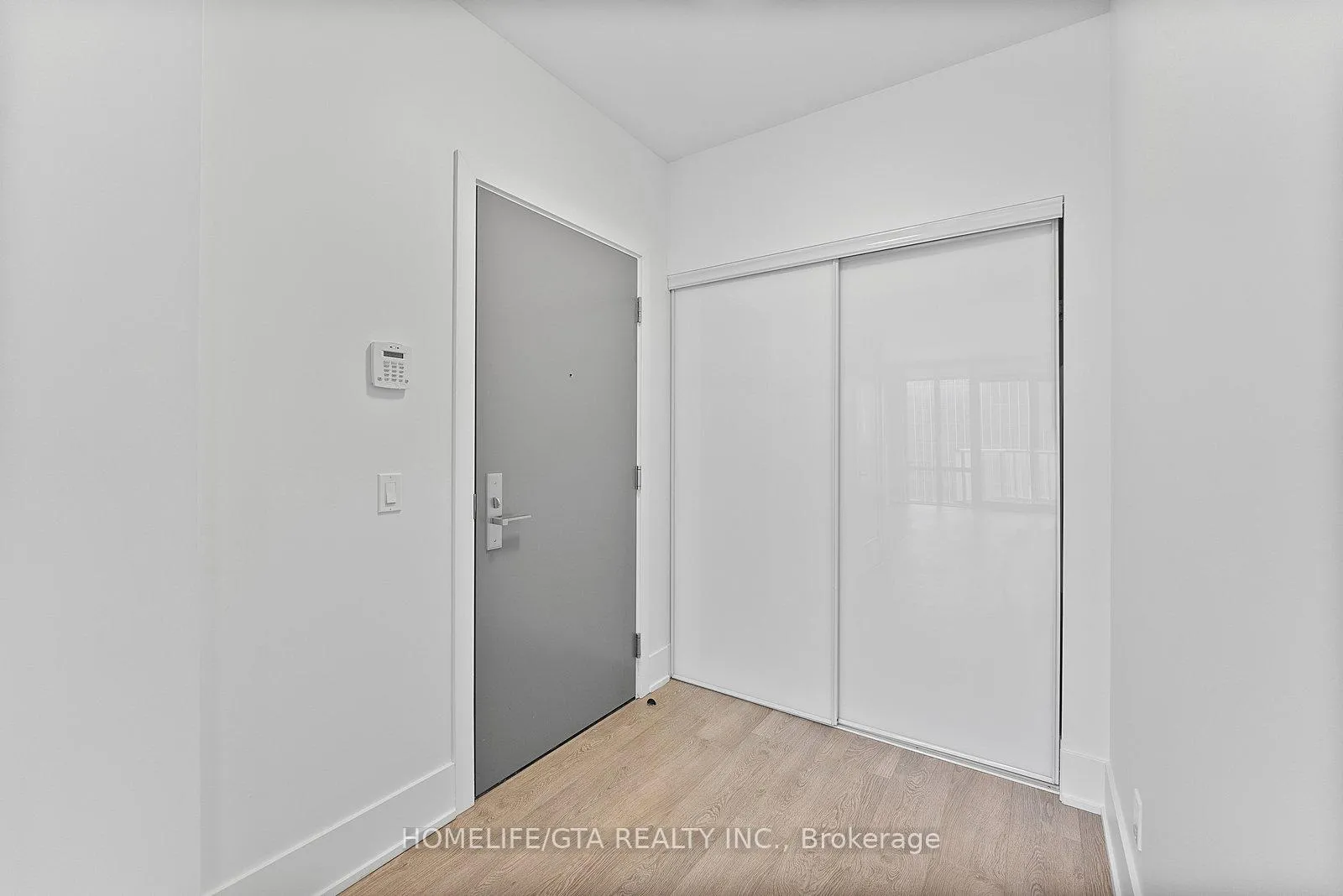 Photo 3 of Unit 801, 15 Merchants' Wharf, Toronto, Waterfront Communities — HOMEH