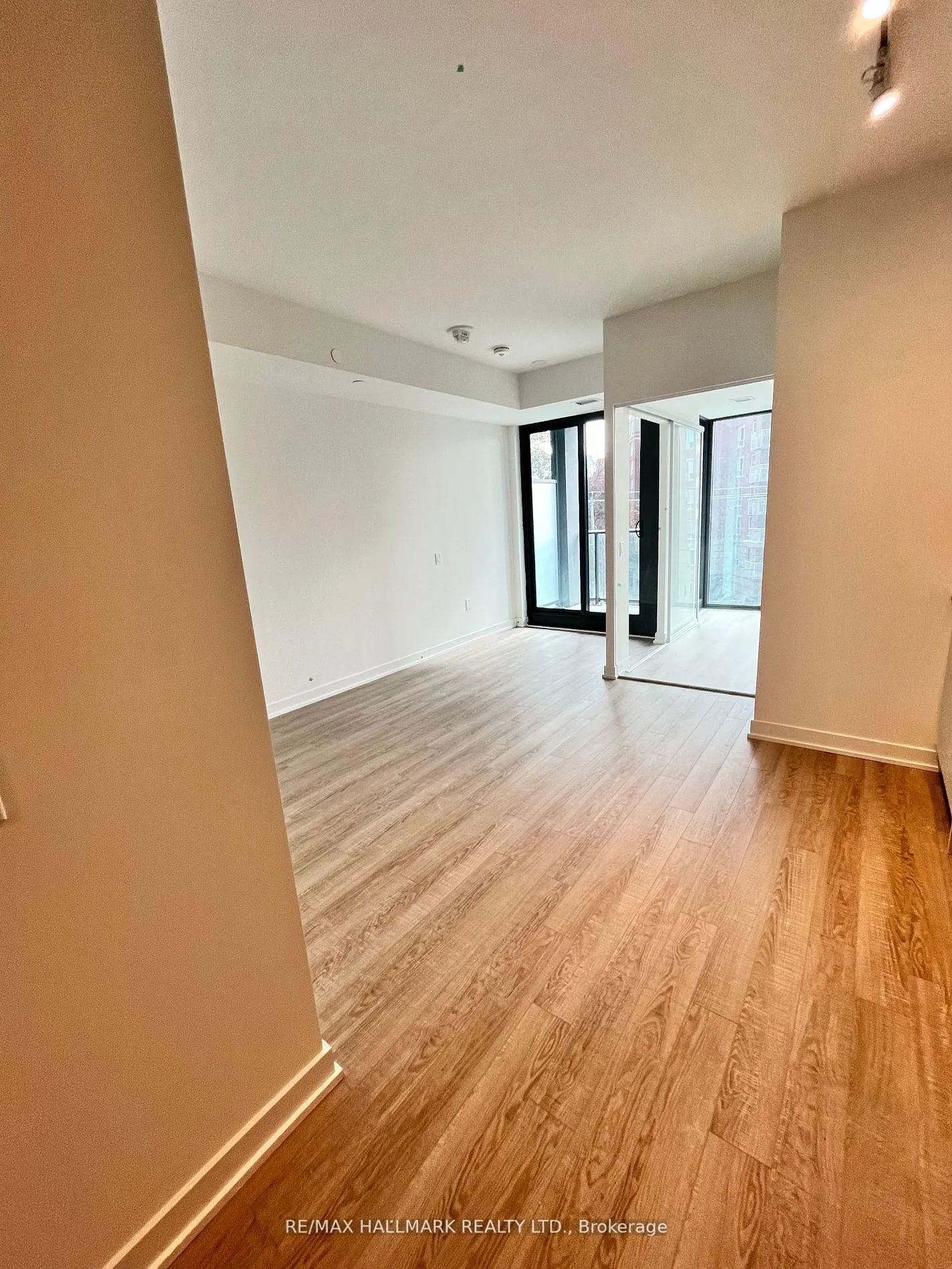 Photo 6 of Unit 318, 250 Lawrence Avenue, Toronto, Lawrence Park North — HOMEH
