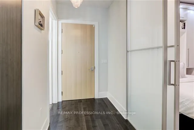 Photo 3 of Unit 527, 29 Queens Quay E, Toronto, Waterfront Communities — HOMEH