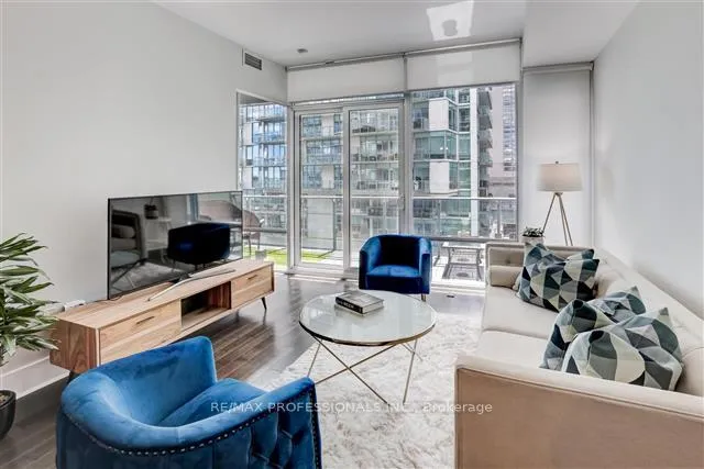 Photo 9 of Unit 527, 29 Queens Quay E, Toronto, Waterfront Communities — HOMEH