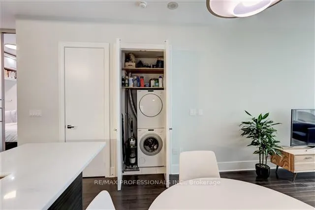 Photo 18 of Unit 527, 29 Queens Quay E, Toronto, Waterfront Communities — HOMEH