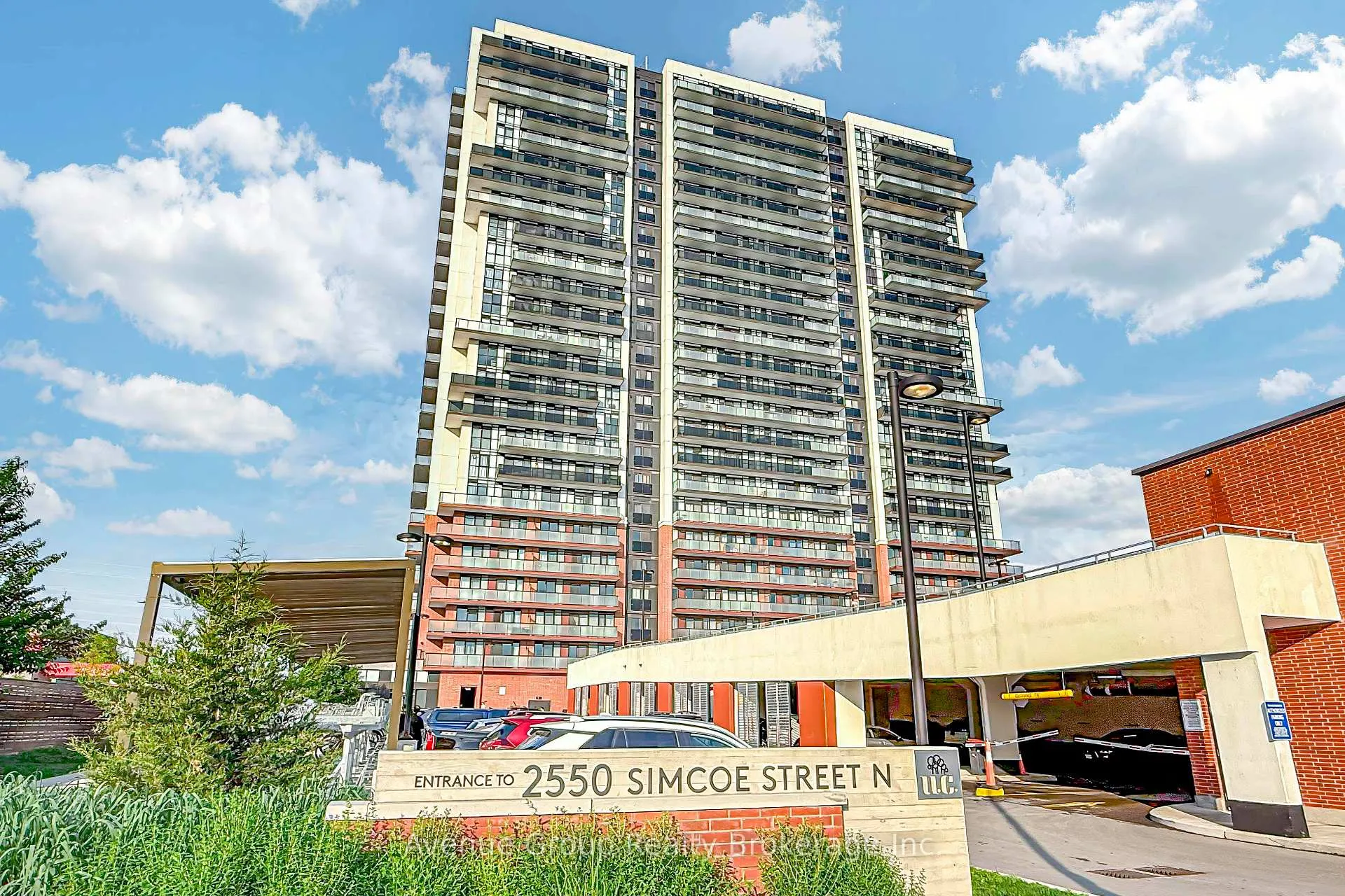 Photo 4 of Unit 816, 2550 Simcoe Street, Oshawa, Windfields — HOMEH