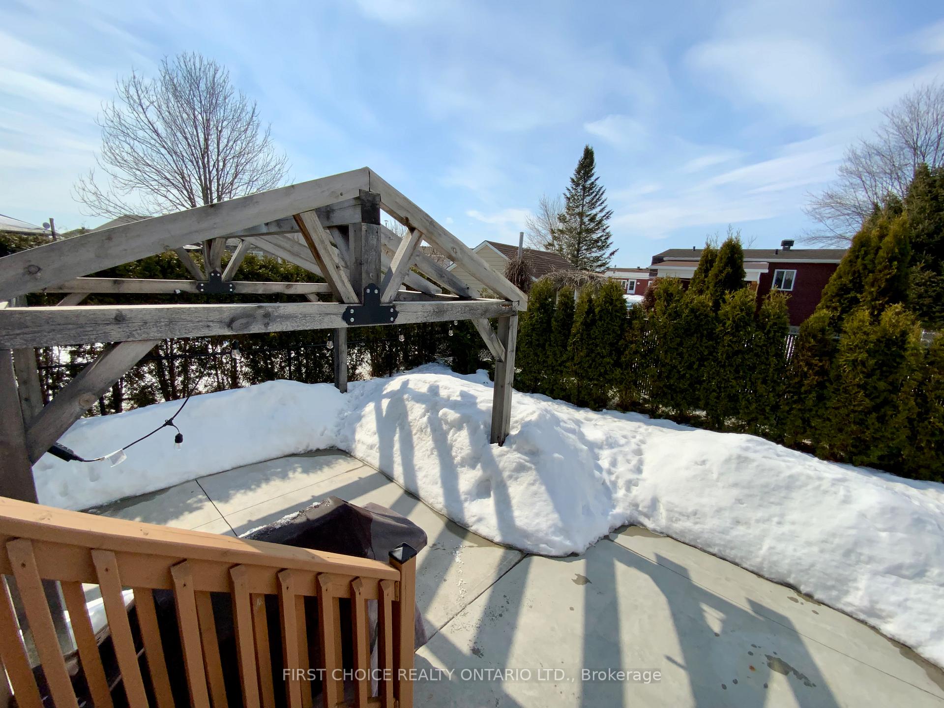 Photo 32 of 18 Julien Street, Champlain, L'Orignal — HOMEH