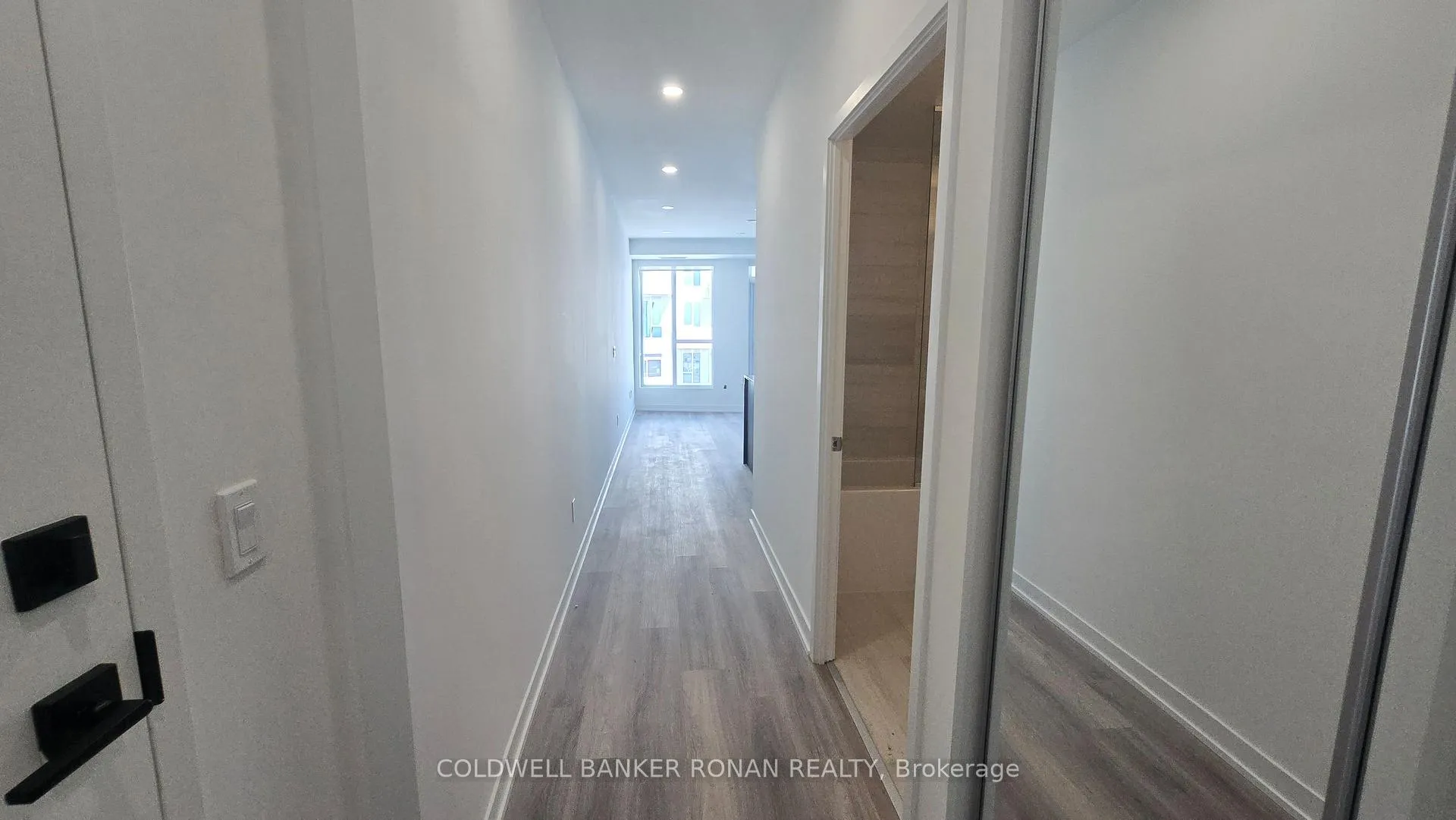 Front of Unit 2518, 10 Abeja Street