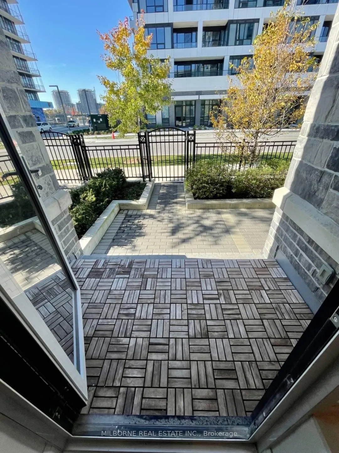 Photo 2 of Unit 107, 25 Water Walk Drive, Markham, Unionville — HOMEH