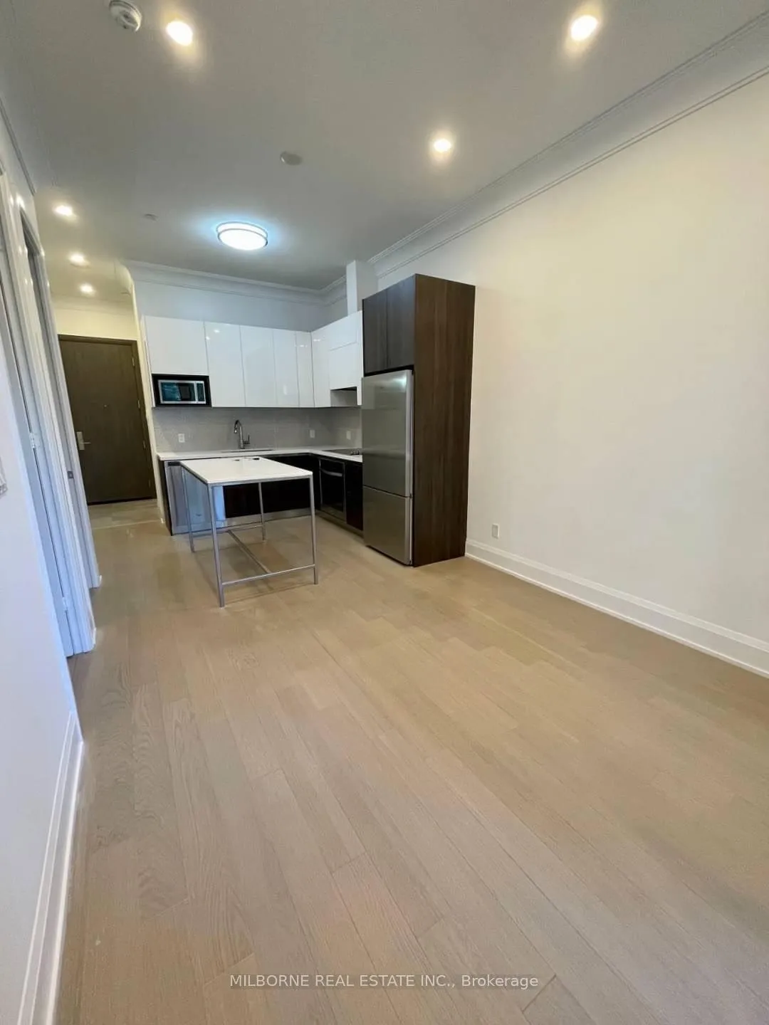 Photo 5 of Unit 107, 25 Water Walk Drive, Markham, Unionville — HOMEH