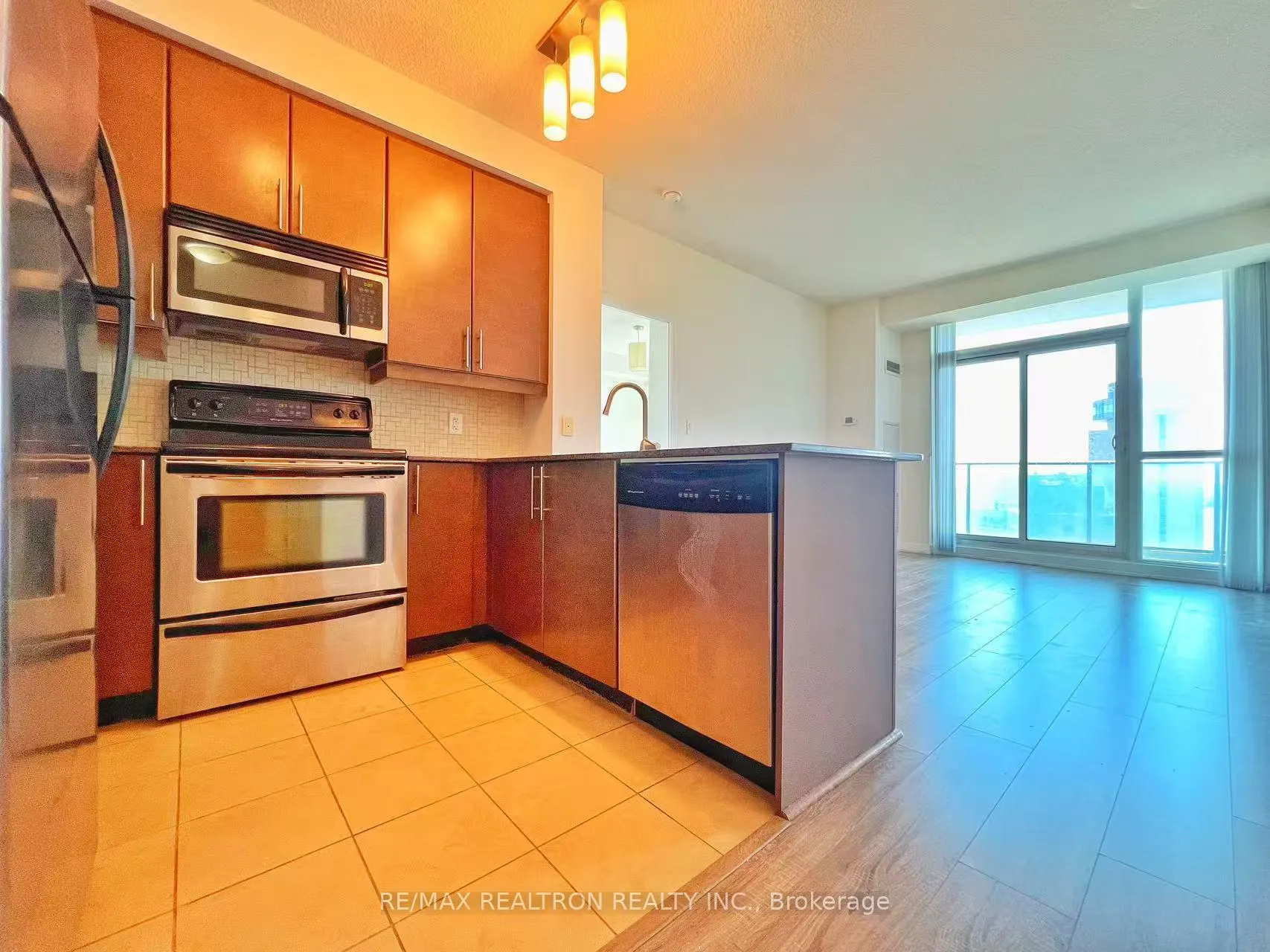 Photo 2 of Unit 2809, 18 Harbour Street, Toronto, Waterfront Communities — HOMEH