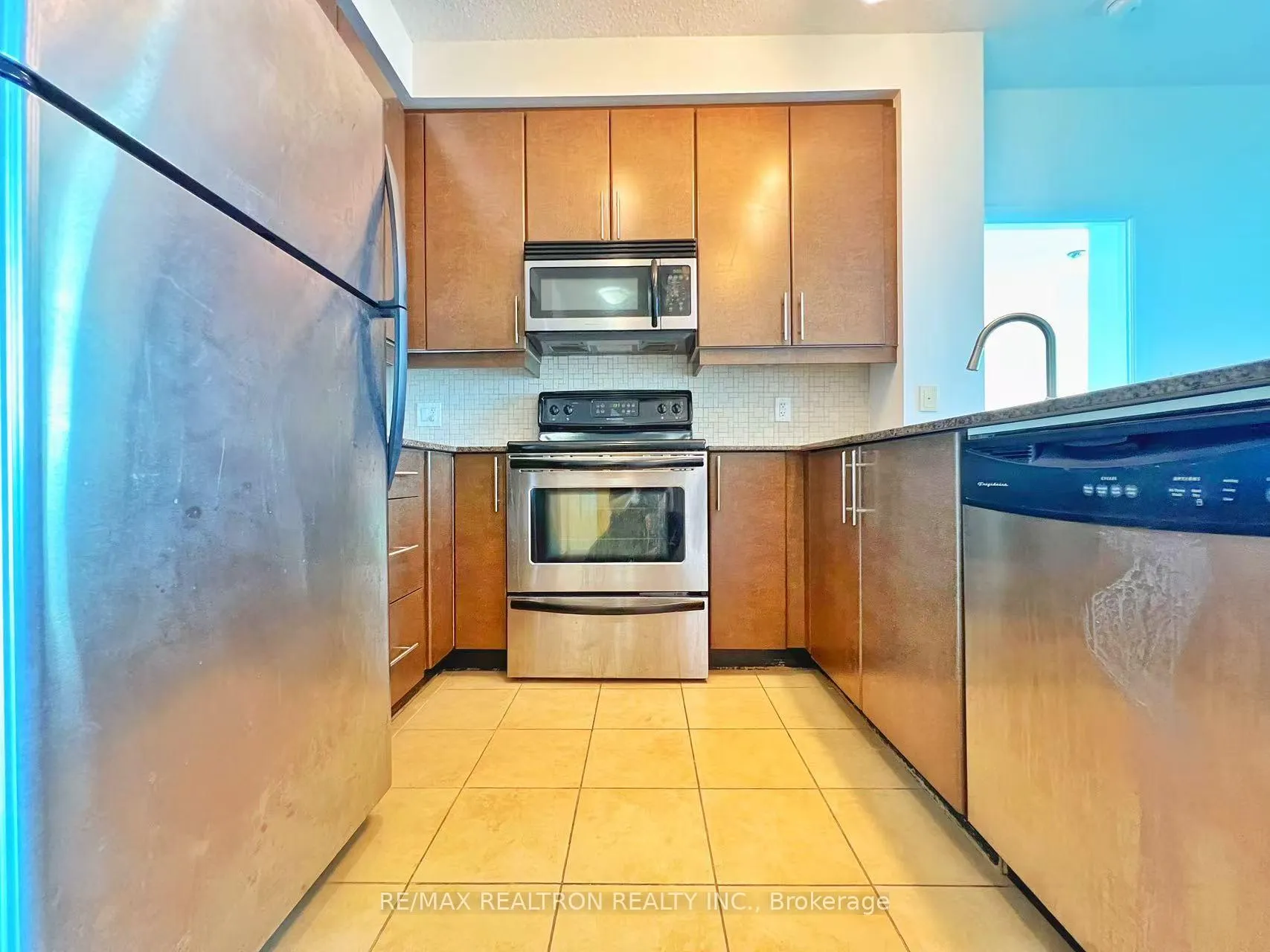 Photo 3 of Unit 2809, 18 Harbour Street, Toronto, Waterfront Communities — HOMEH