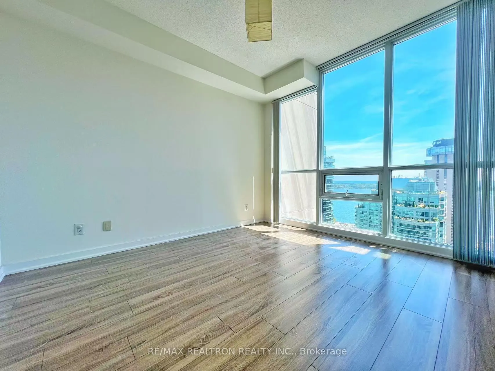 Photo 15 of Unit 2809, 18 Harbour Street, Toronto, Waterfront Communities — HOMEH
