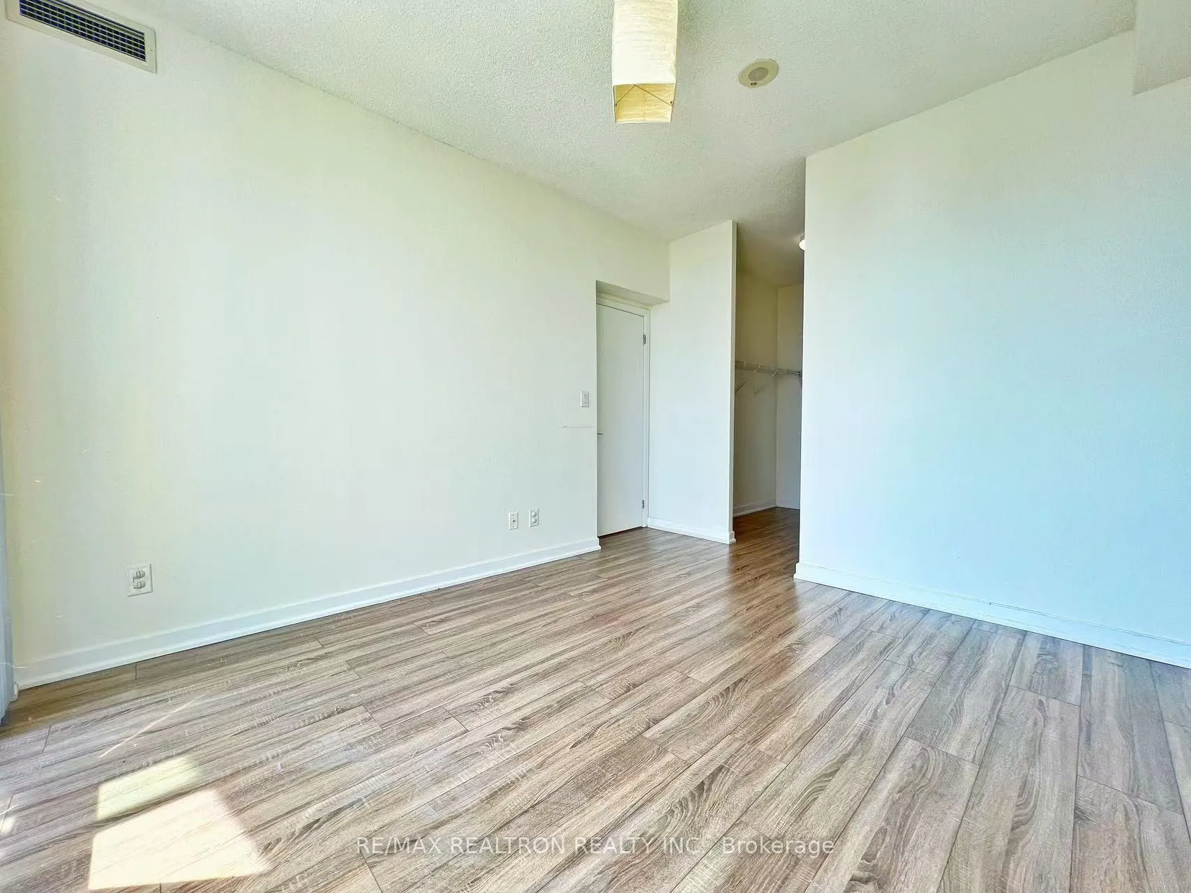 Photo 16 of Unit 2809, 18 Harbour Street, Toronto, Waterfront Communities — HOMEH