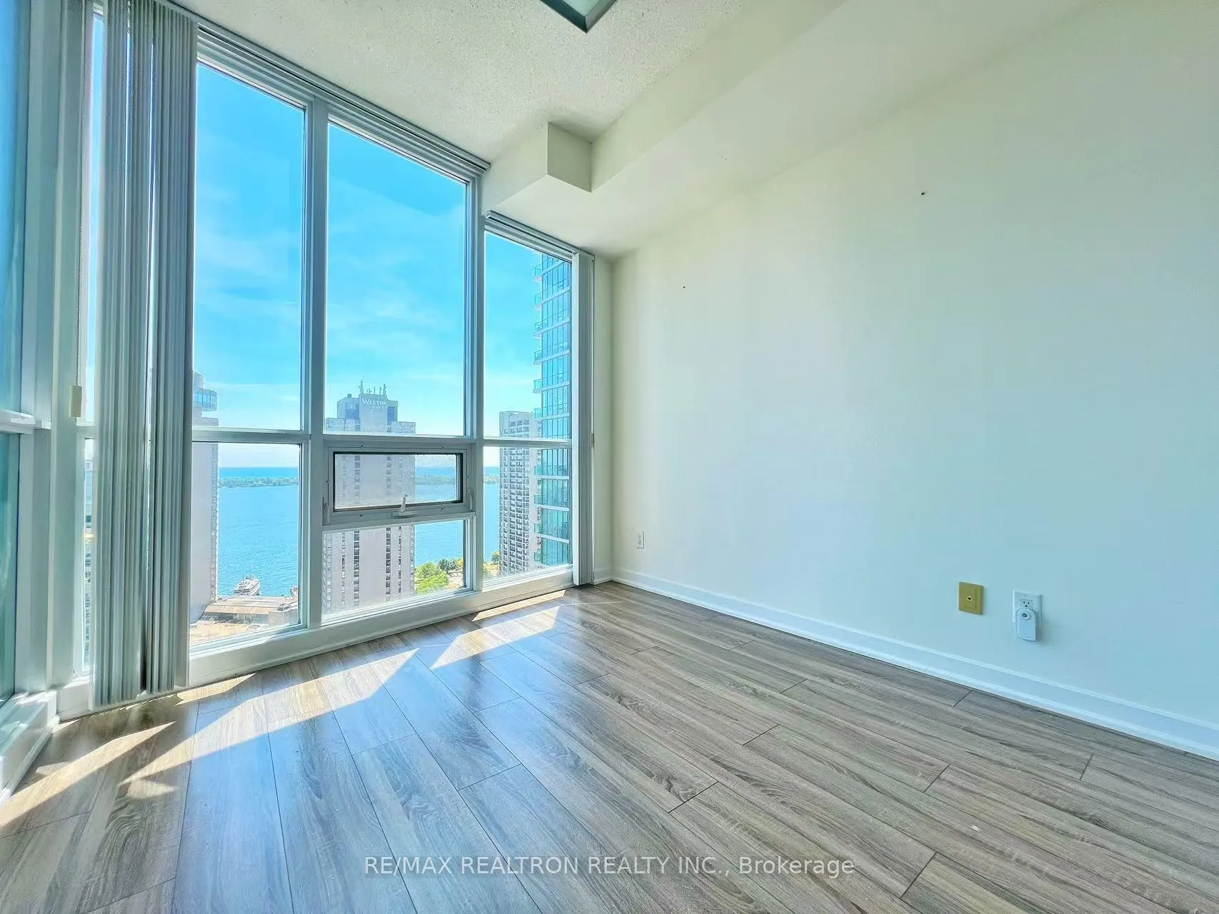 Photo 20 of Unit 2809, 18 Harbour Street, Toronto, Waterfront Communities — HOMEH