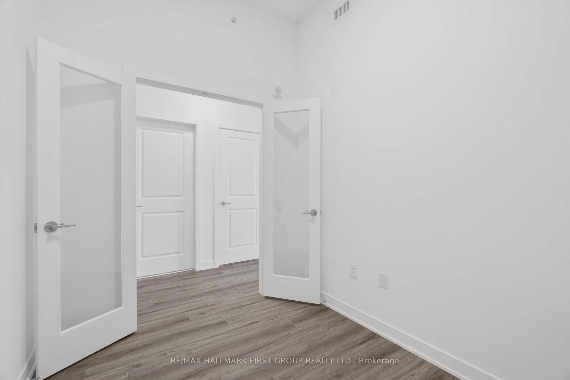 Photo 5 of Unit 107, 385 Arctic Red Drive, Oshawa, Windfields — HOMEH