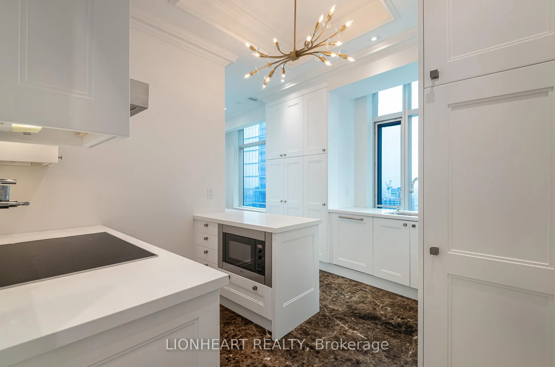 Front of Unit 4004, 311 Bay Street