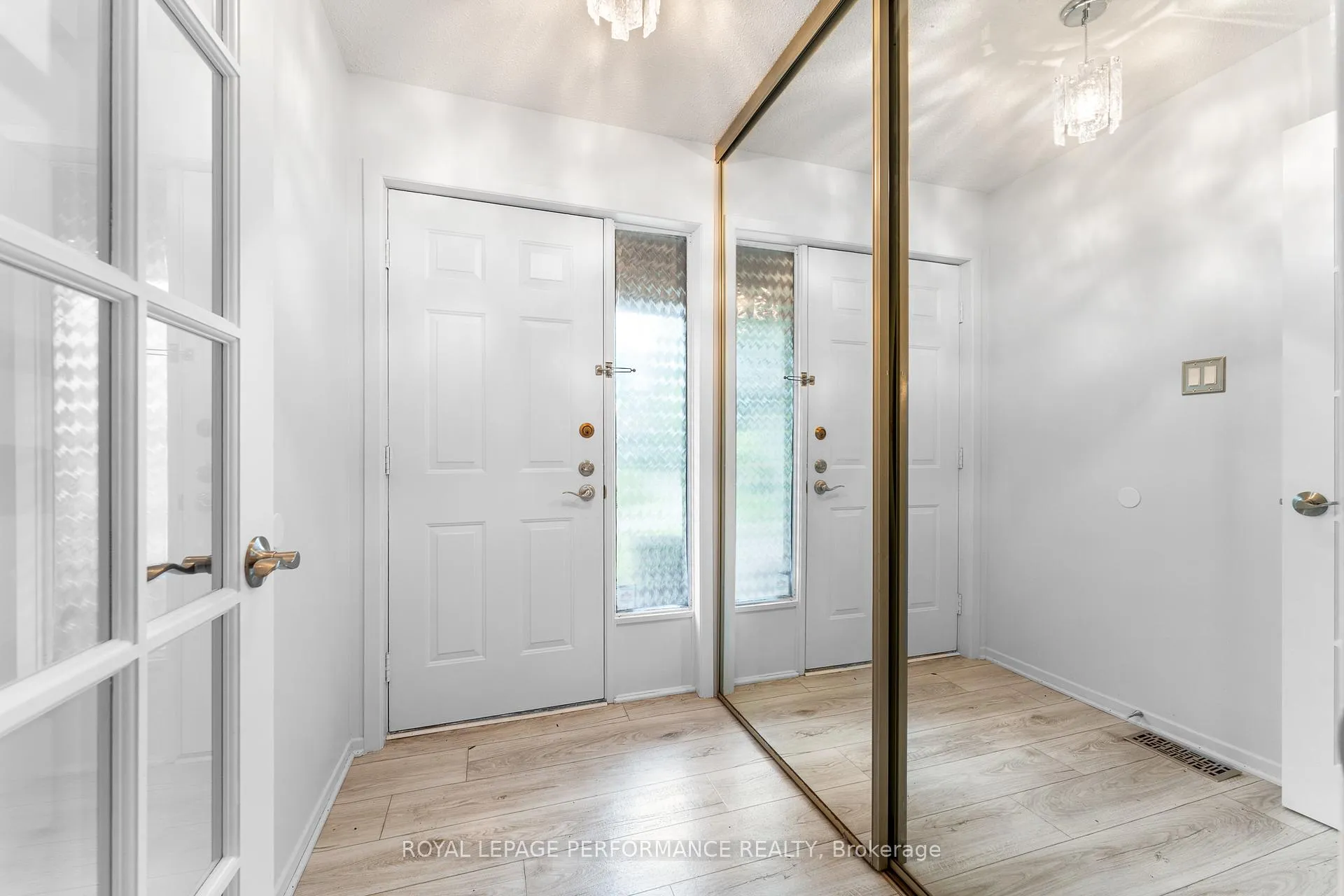 Photo 7 of 9 Plainfield Court, Ottawa, Stittsville (Central) — HOMEH