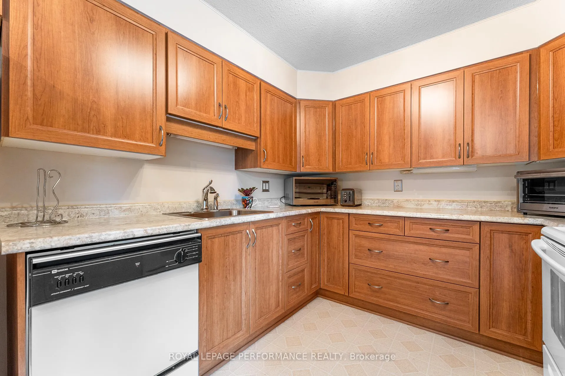 Photo 21 of 9 Plainfield Court, Ottawa, Stittsville (Central) — HOMEH