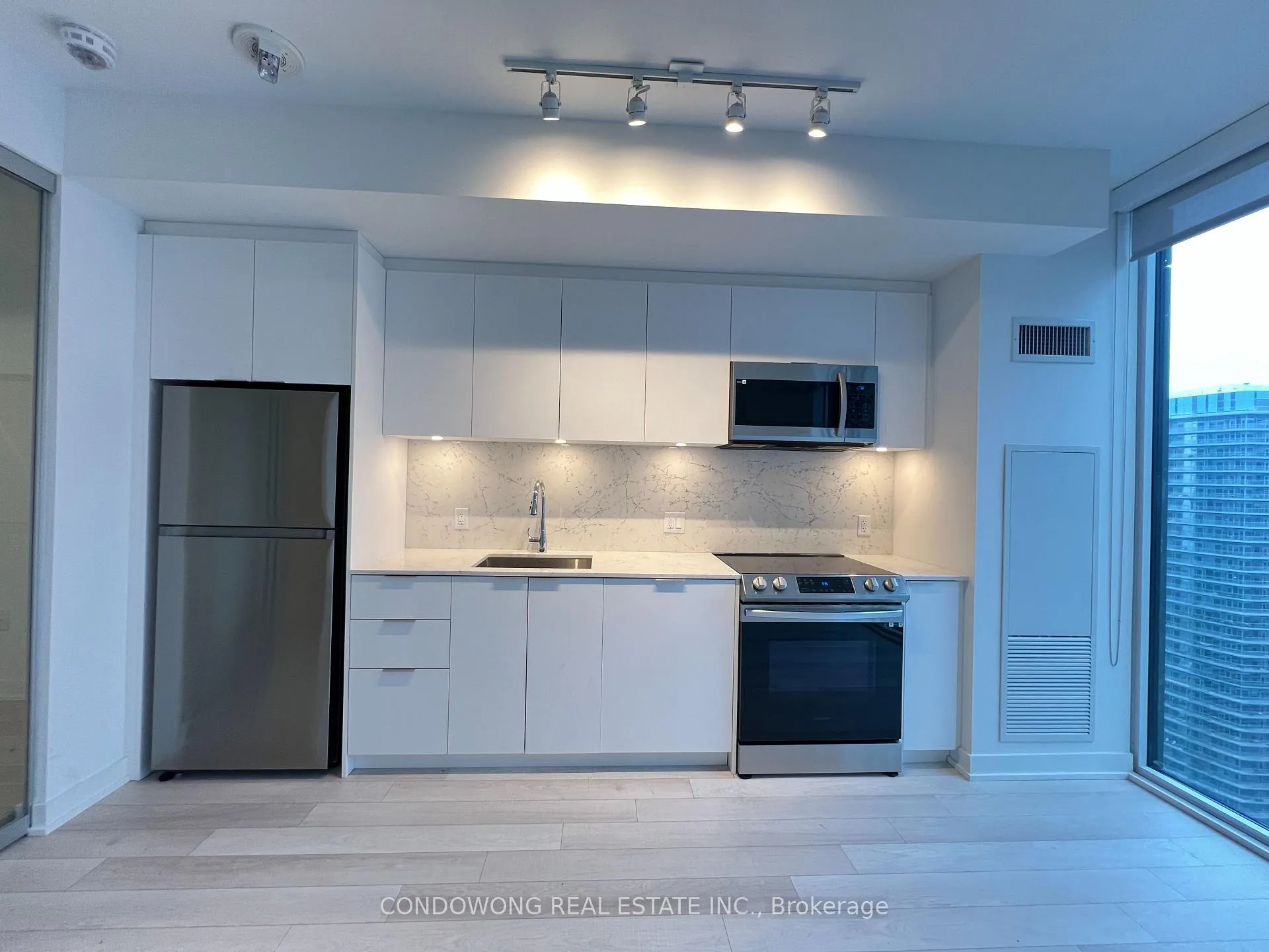 Photo 3 of Unit 3804, 357 King Street W, Toronto, Waterfront Communities — HOMEH