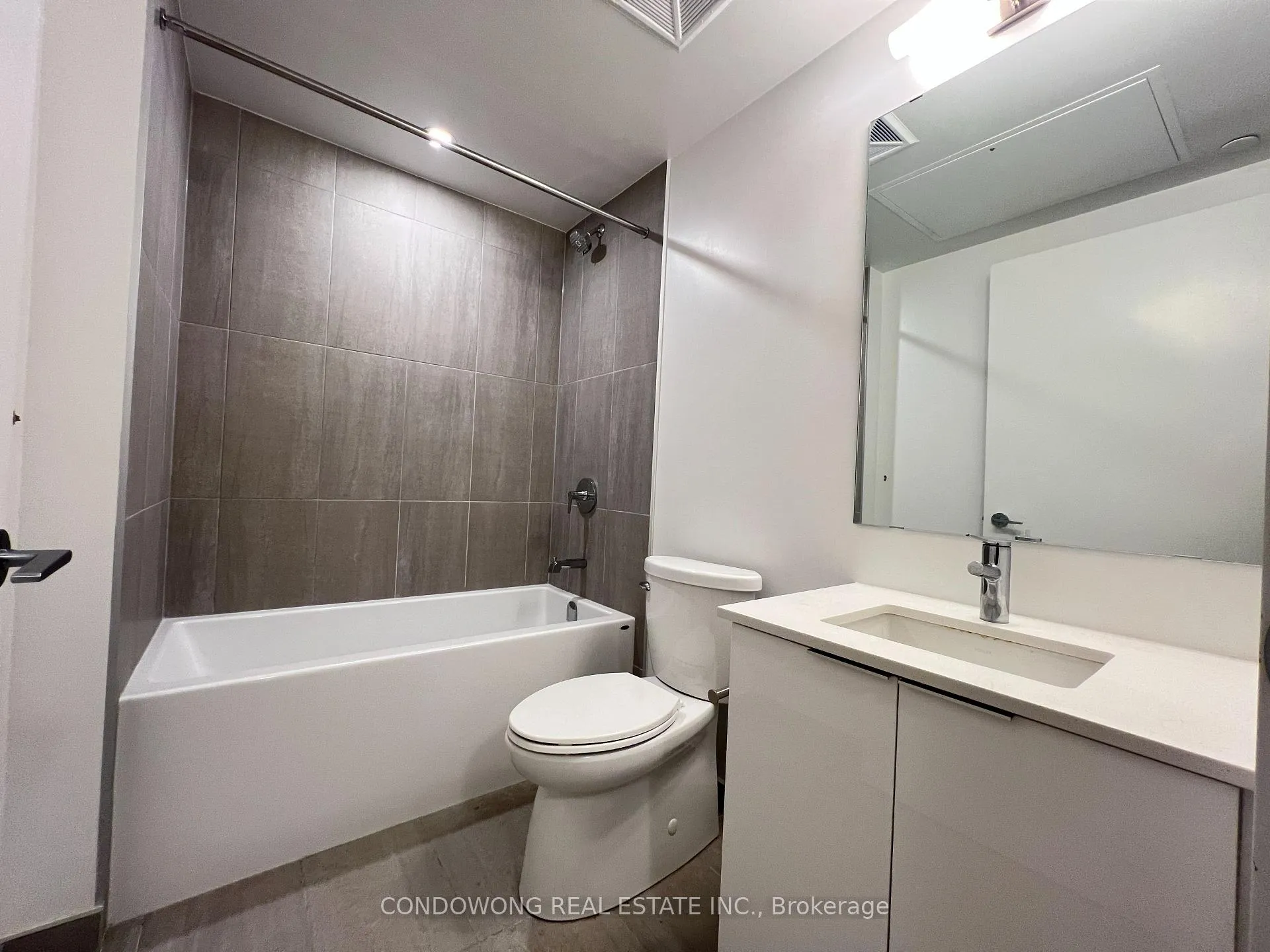 Photo 10 of Unit 3804, 357 King Street W, Toronto, Waterfront Communities — HOMEH