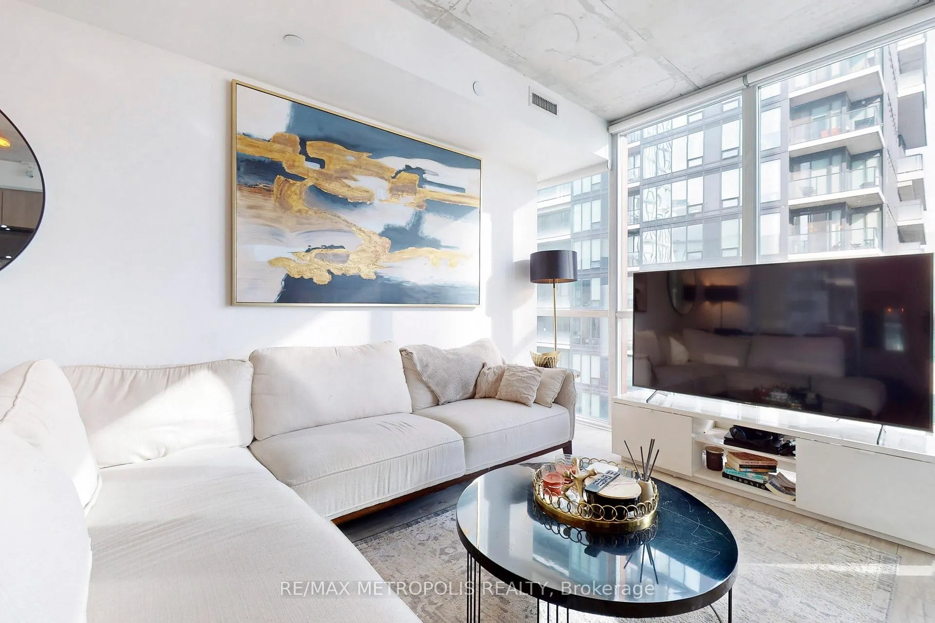 Photo 3 of Unit 3103, 88 Blue Jays Way, Toronto, Waterfront Communities — HOMEH