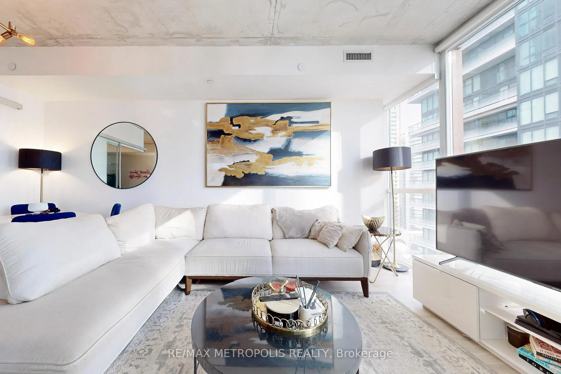 Photo 4 of Unit 3103, 88 Blue Jays Way, Toronto, Waterfront Communities — HOMEH