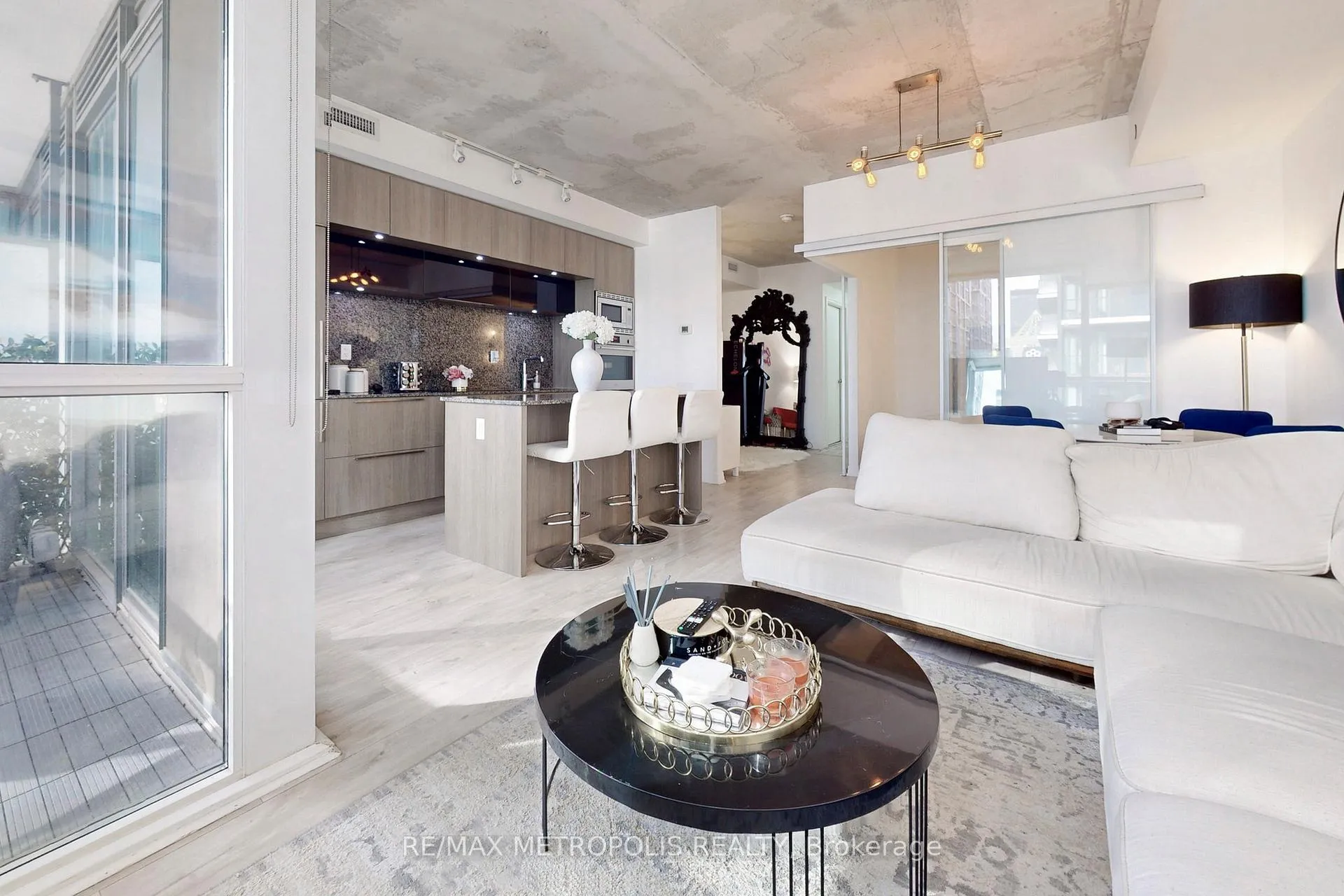 Photo 6 of Unit 3103, 88 Blue Jays Way, Toronto, Waterfront Communities — HOMEH