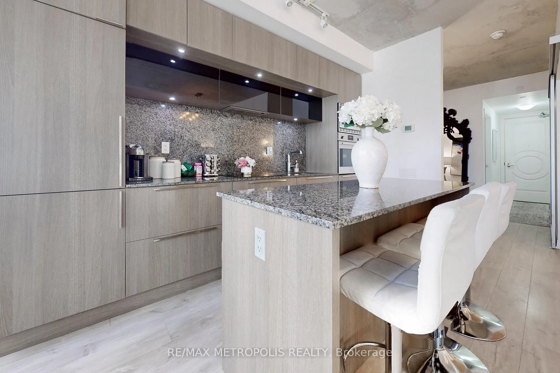 Photo 8 of Unit 3103, 88 Blue Jays Way, Toronto, Waterfront Communities — HOMEH