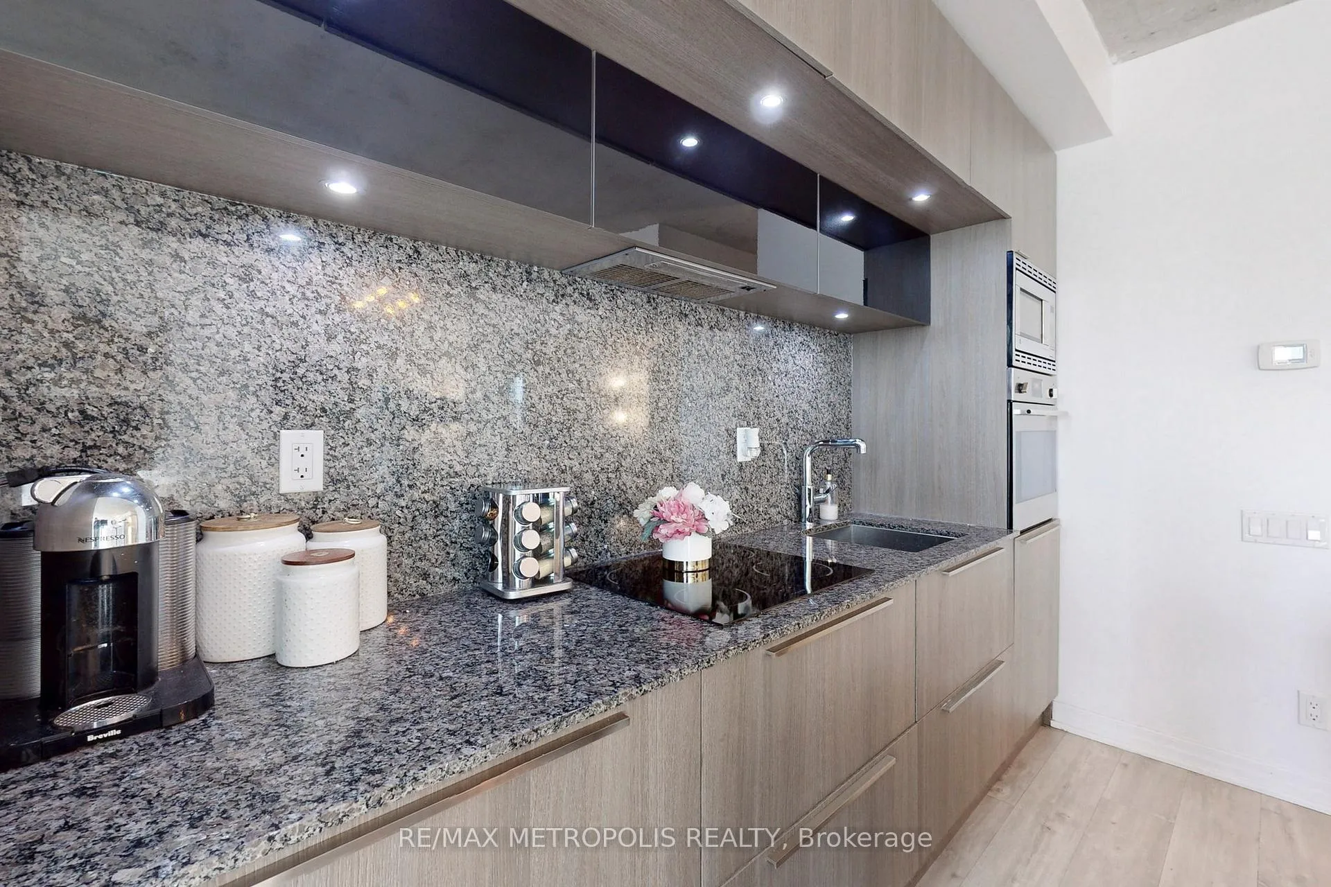 Photo 11 of Unit 3103, 88 Blue Jays Way, Toronto, Waterfront Communities — HOMEH