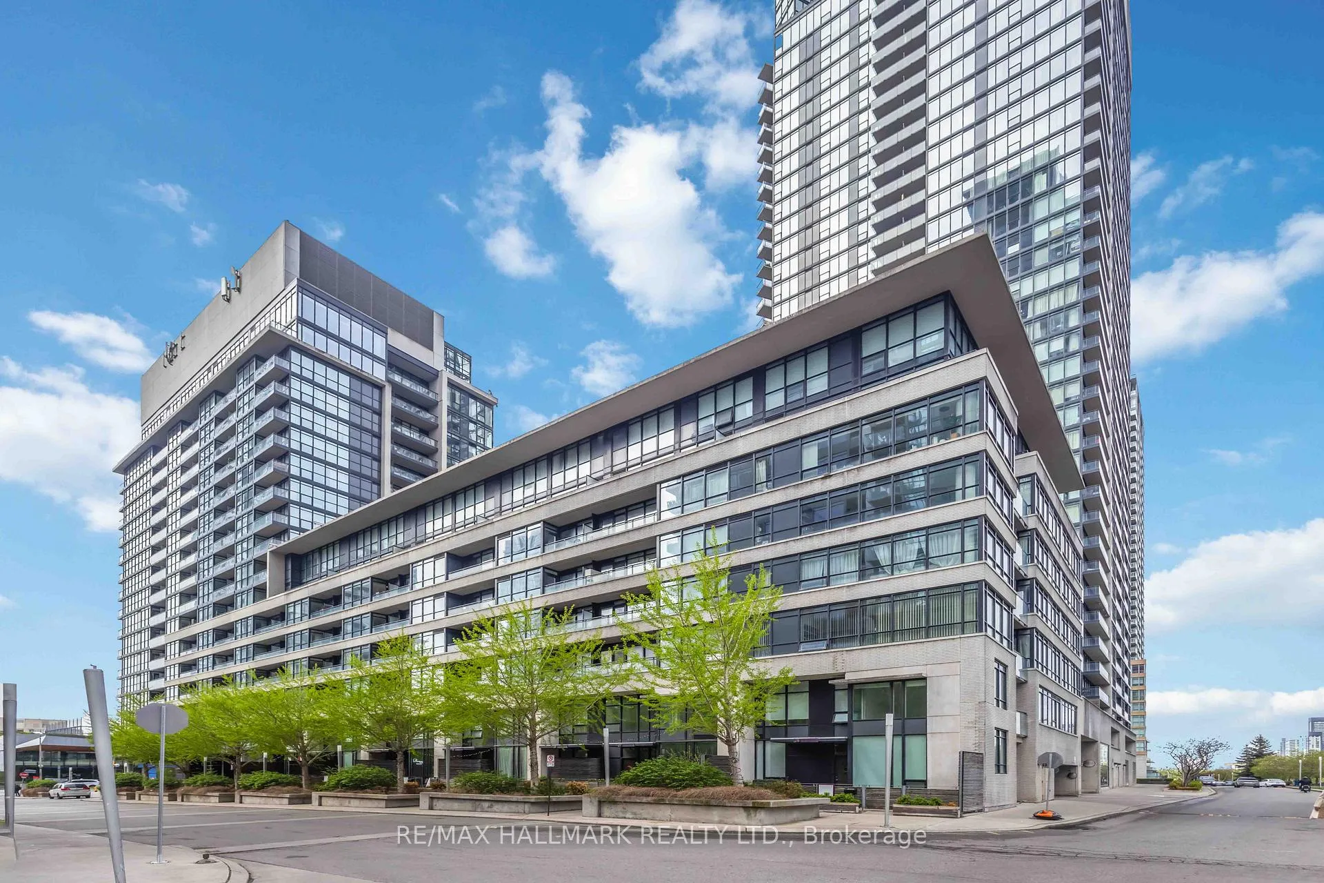 Photo 3 of Unit 611, 8 Telegram Mews, Toronto, Waterfront Communities — HOMEH