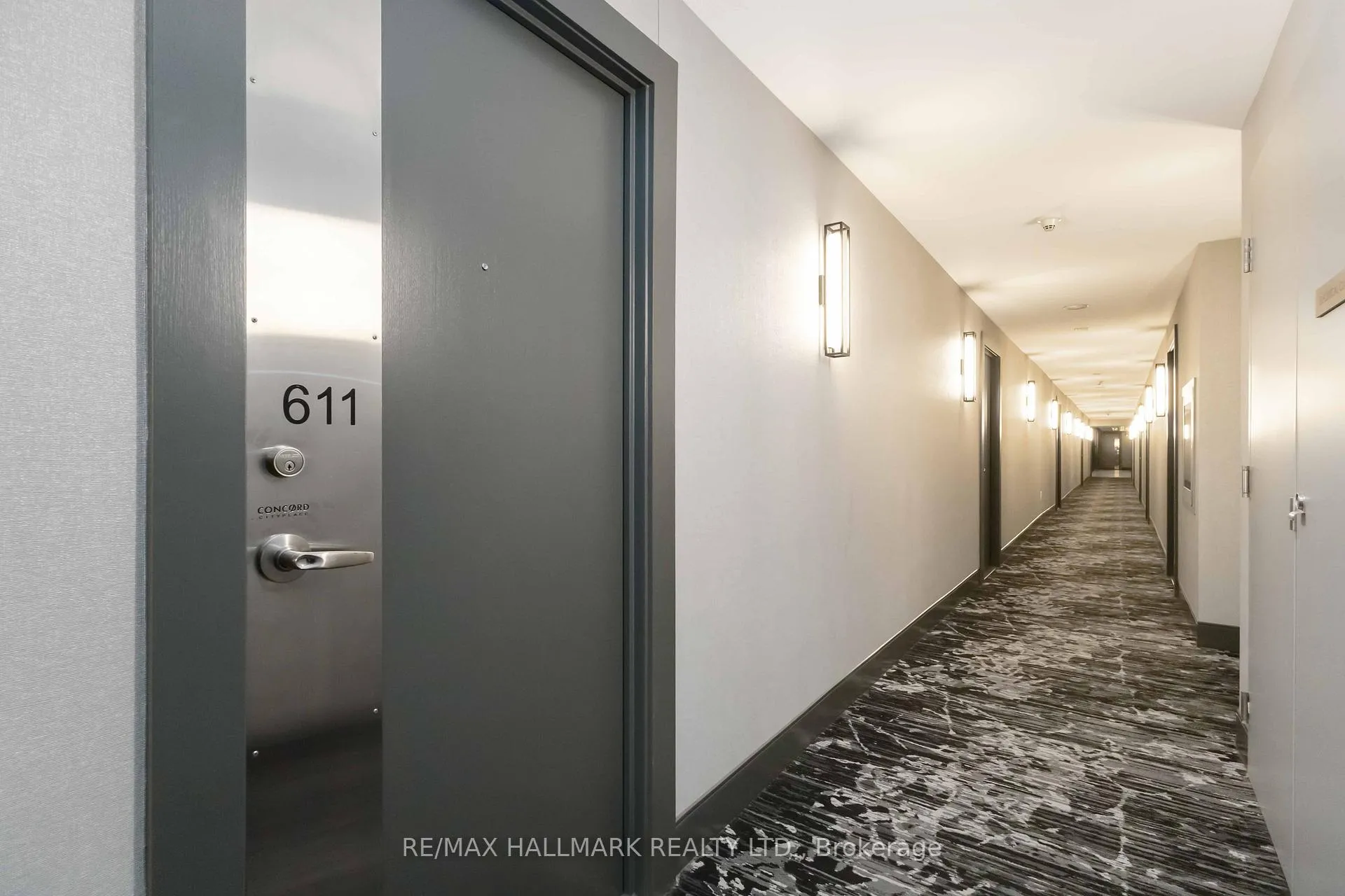 Photo 4 of Unit 611, 8 Telegram Mews, Toronto, Waterfront Communities — HOMEH