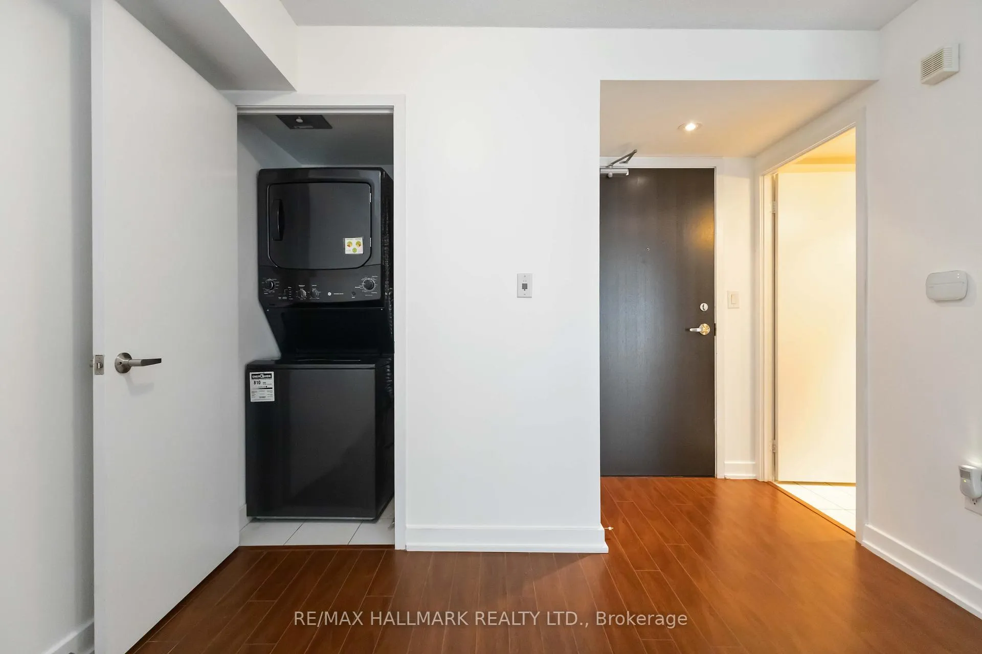 Photo 9 of Unit 611, 8 Telegram Mews, Toronto, Waterfront Communities — HOMEH