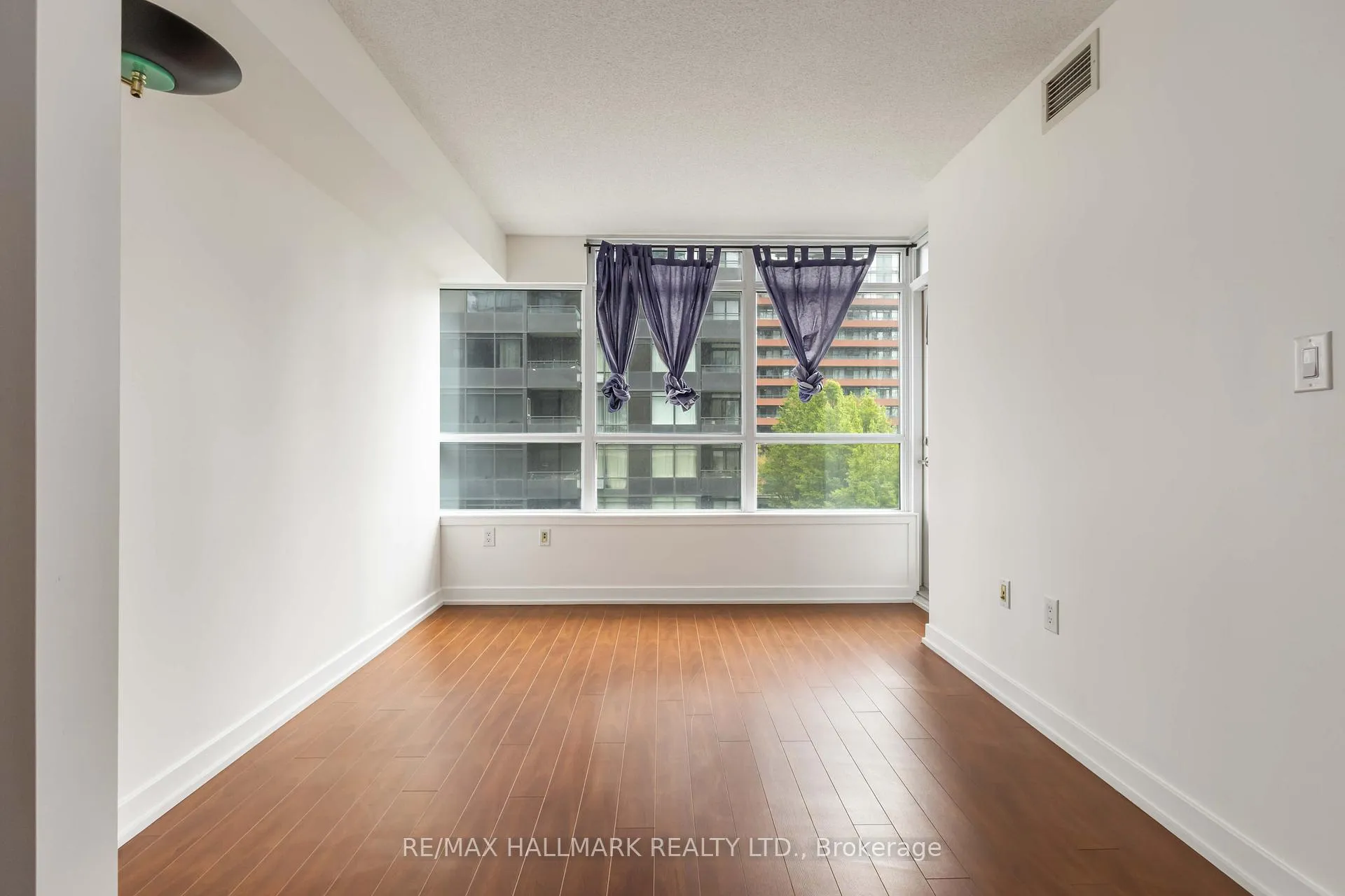 Photo 12 of Unit 611, 8 Telegram Mews, Toronto, Waterfront Communities — HOMEH