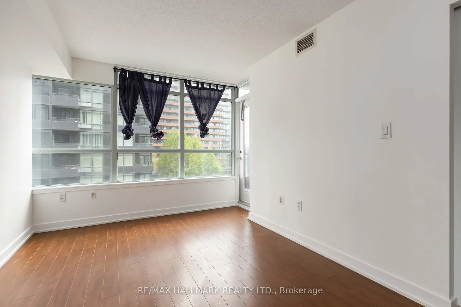 Photo 14 of Unit 611, 8 Telegram Mews, Toronto, Waterfront Communities — HOMEH