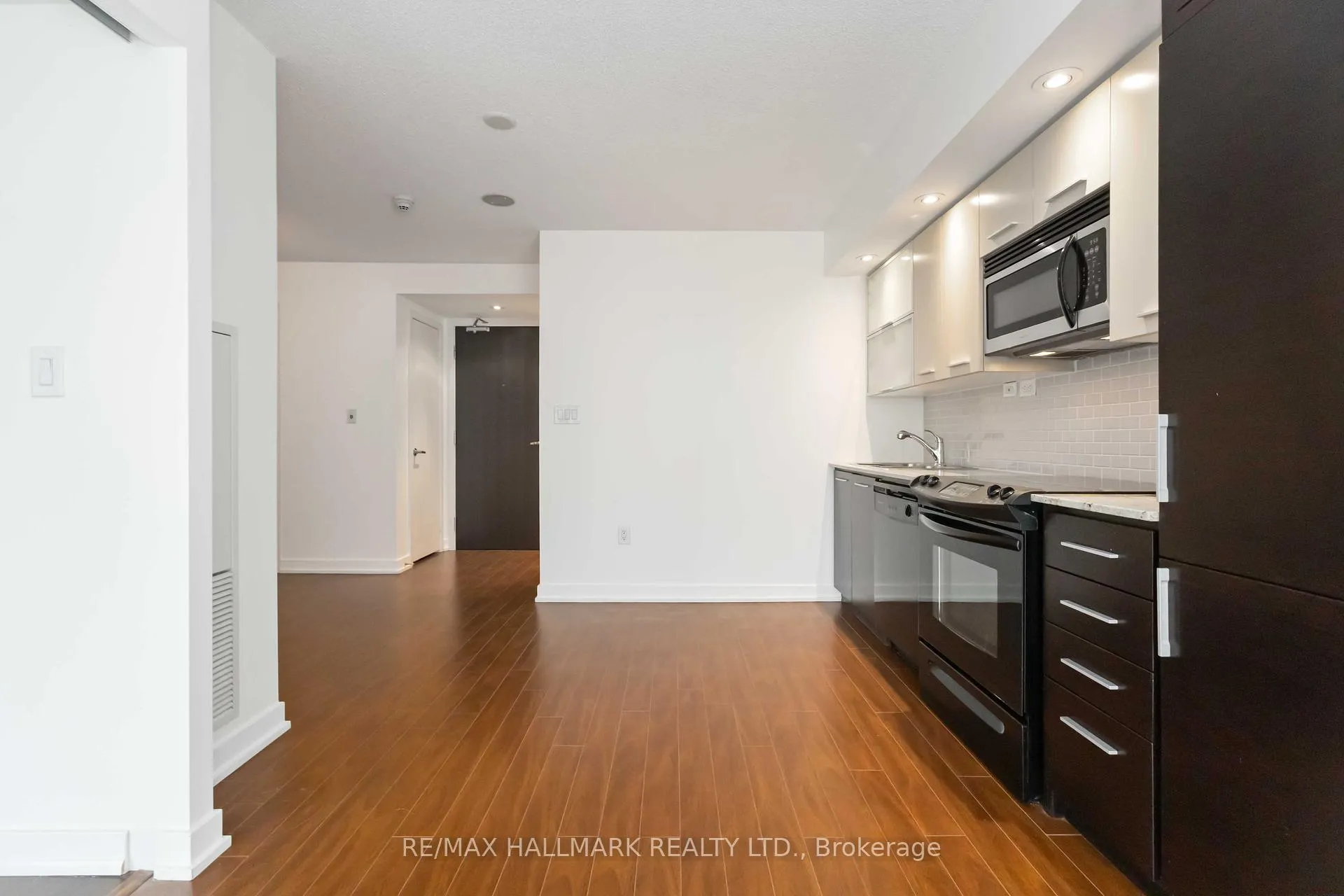 Photo 18 of Unit 611, 8 Telegram Mews, Toronto, Waterfront Communities — HOMEH