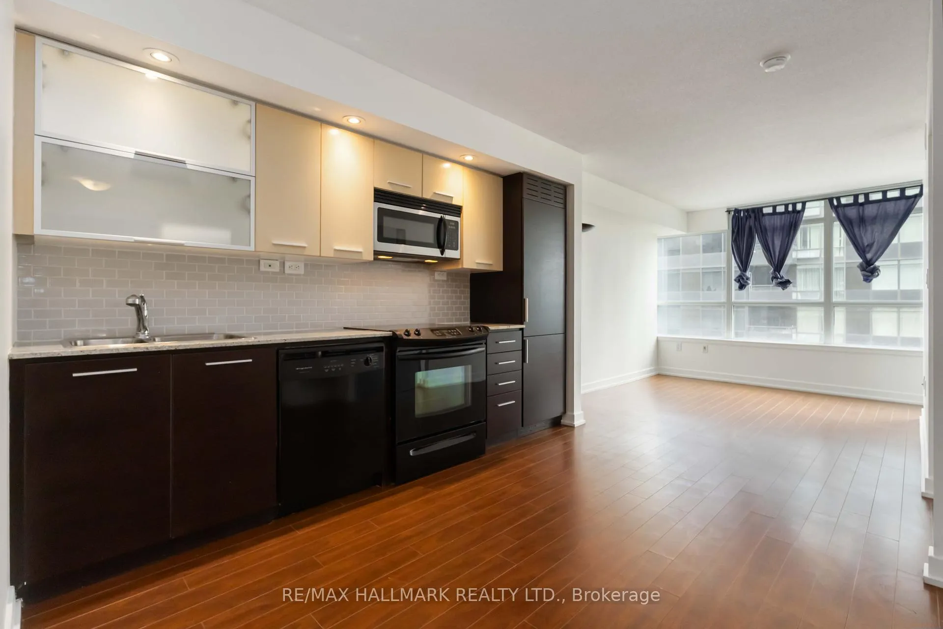 Photo 20 of Unit 611, 8 Telegram Mews, Toronto, Waterfront Communities — HOMEH