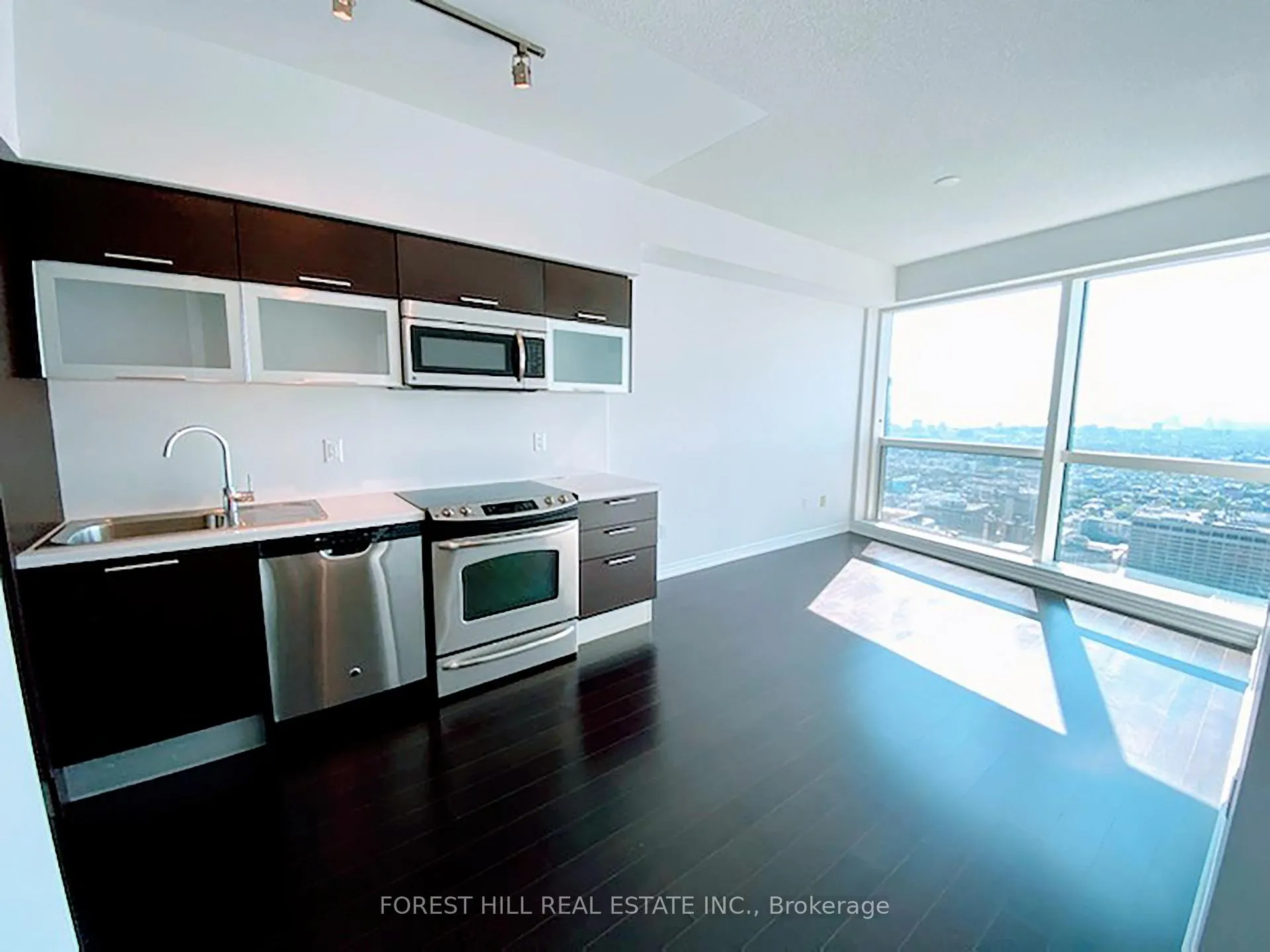 Photo 2 of Unit 5514, 386 Yonge Street, Toronto, Bay Street Corridor — HOMEH