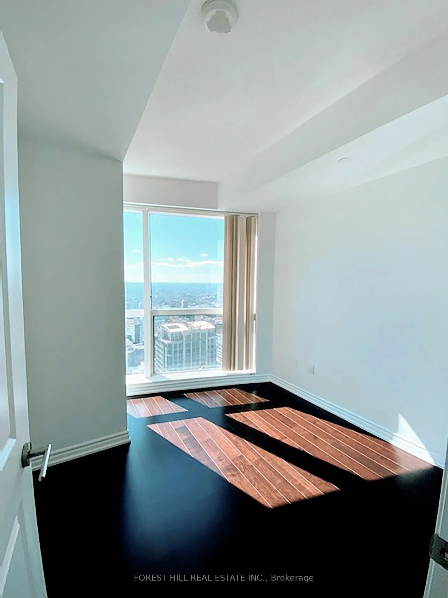 Photo 5 of Unit 5514, 386 Yonge Street, Toronto, Bay Street Corridor — HOMEH