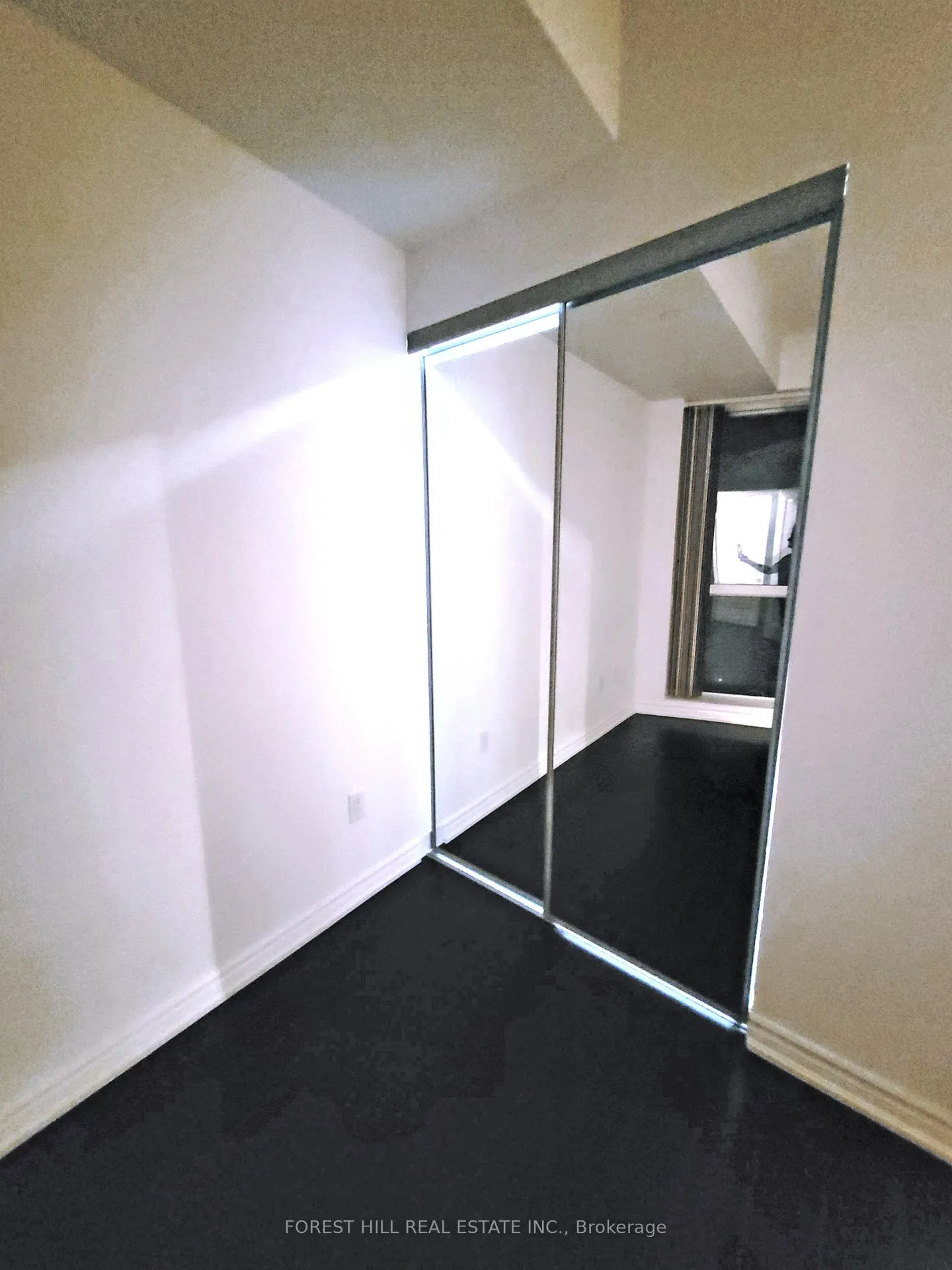 Photo 6 of Unit 5514, 386 Yonge Street, Toronto, Bay Street Corridor — HOMEH