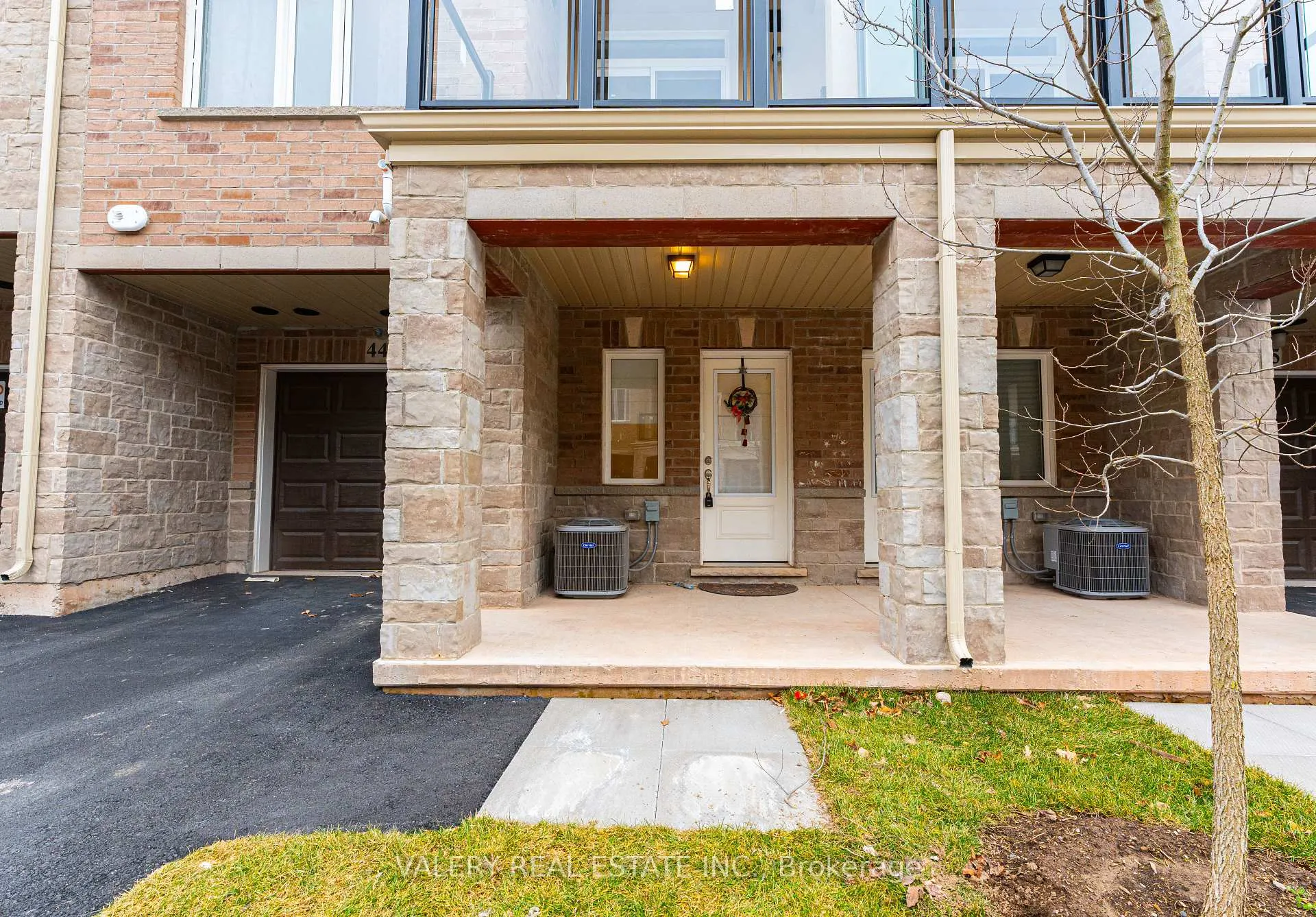 Photo 2 of Unit 44, 40 Zinfandel Drive, Hamilton, Winona — HOMEH