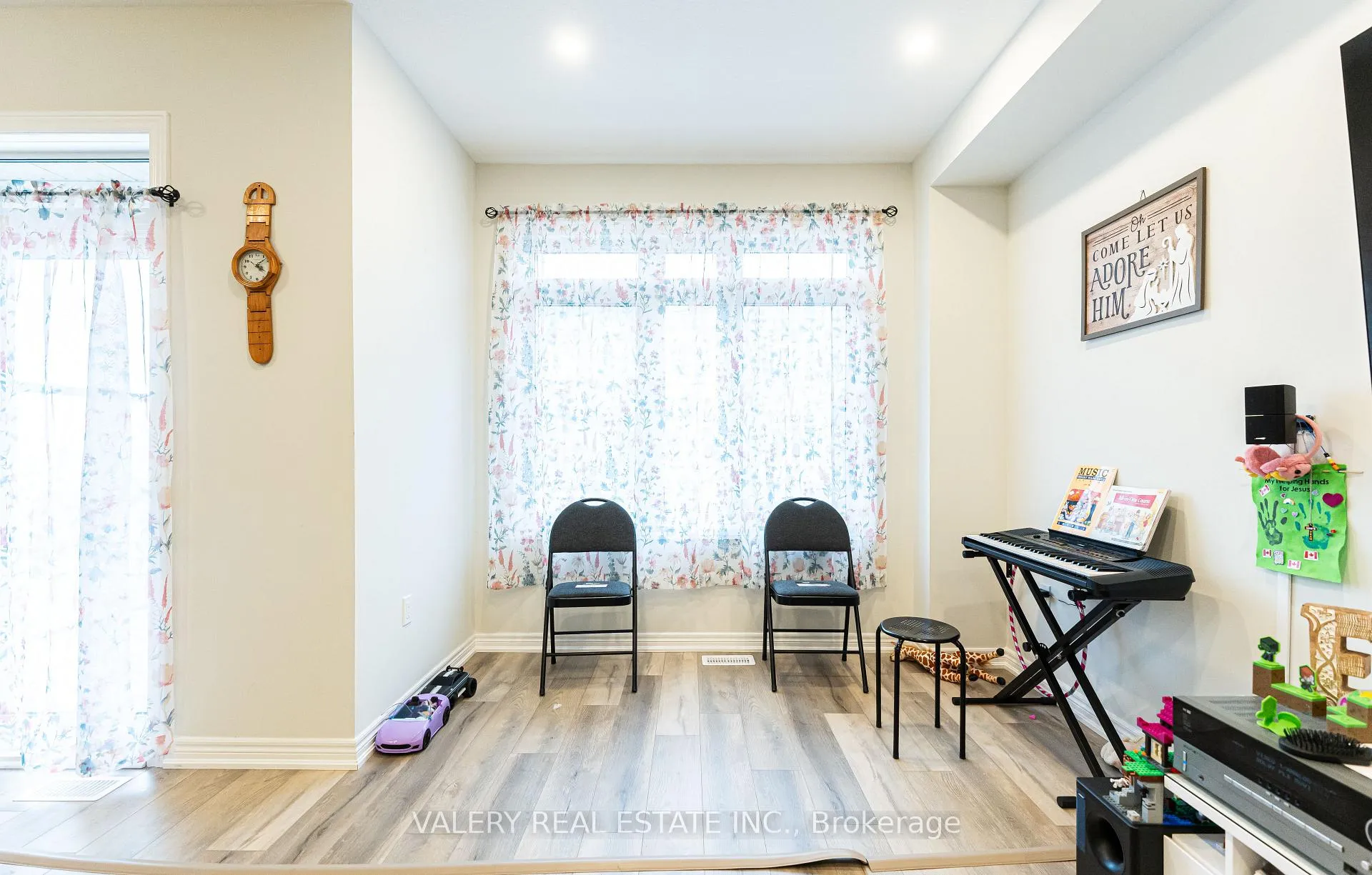 Photo 8 of Unit 44, 40 Zinfandel Drive, Hamilton, Winona — HOMEH