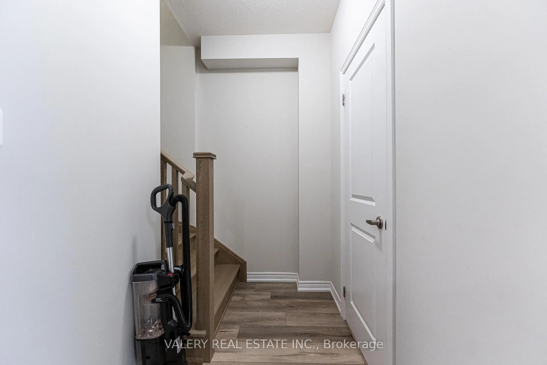 Photo 21 of Unit 44, 40 Zinfandel Drive, Hamilton, Winona — HOMEH