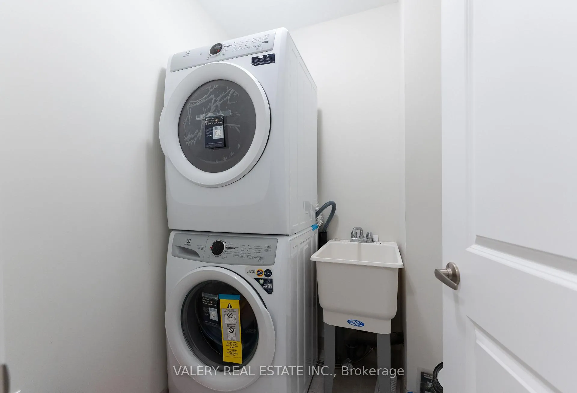 Photo 23 of Unit 44, 40 Zinfandel Drive, Hamilton, Winona — HOMEH