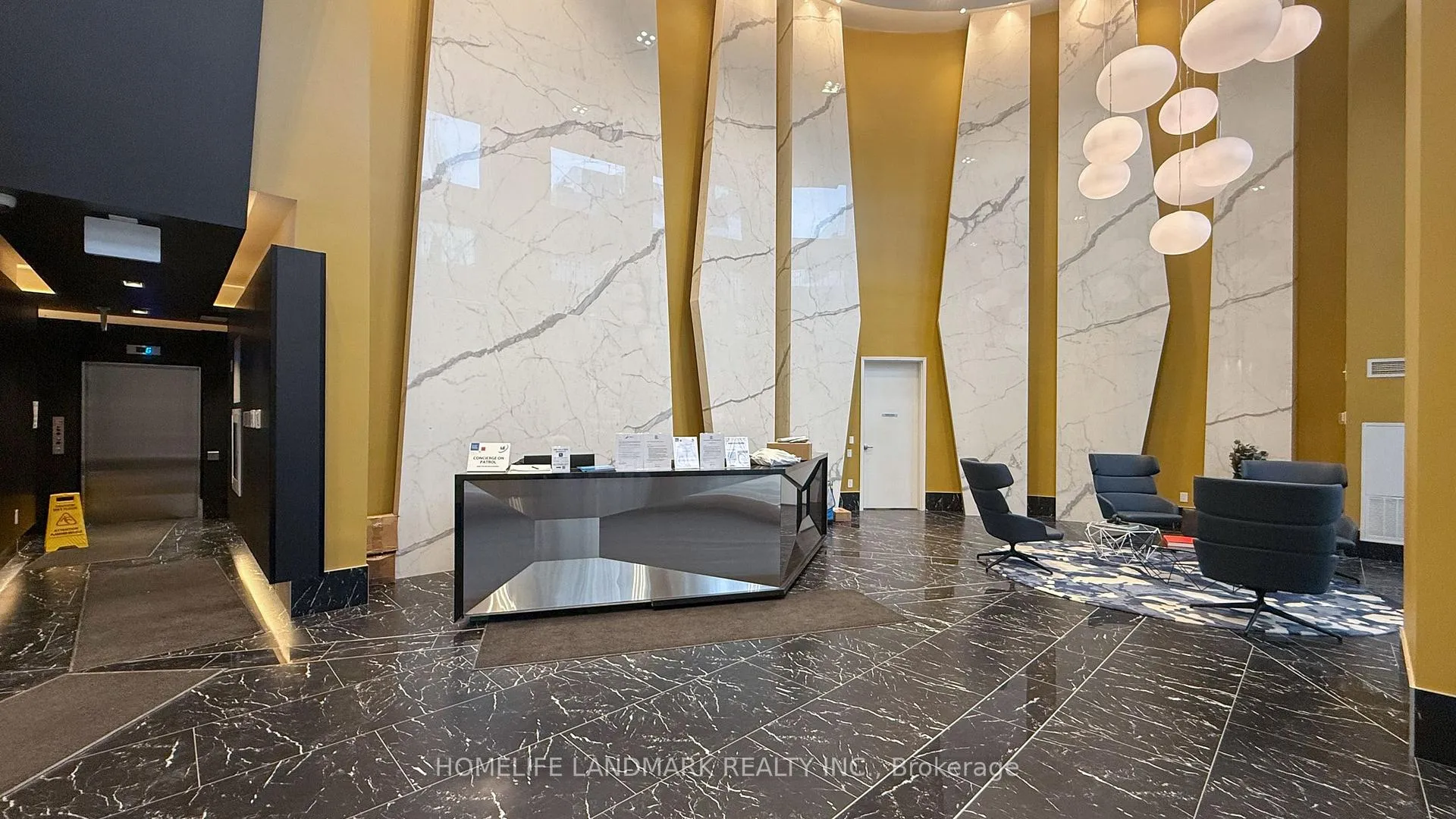 Photo 3 of Unit LPH2912, 70 princess Street, Toronto, Waterfront Communities — HOMEH
