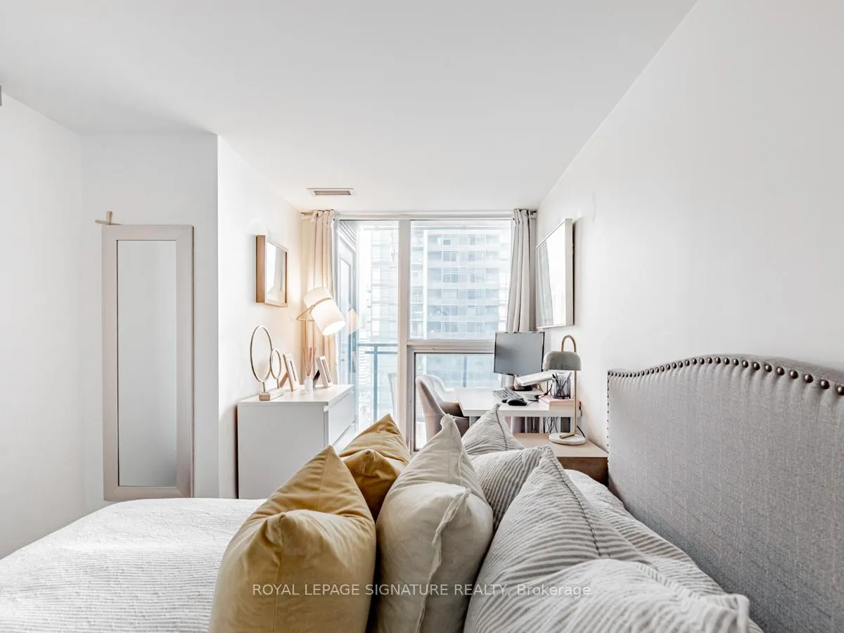 Photo 15 of Unit 2702, 25 Capreol Court, Toronto, Waterfront Communities — HOMEH
