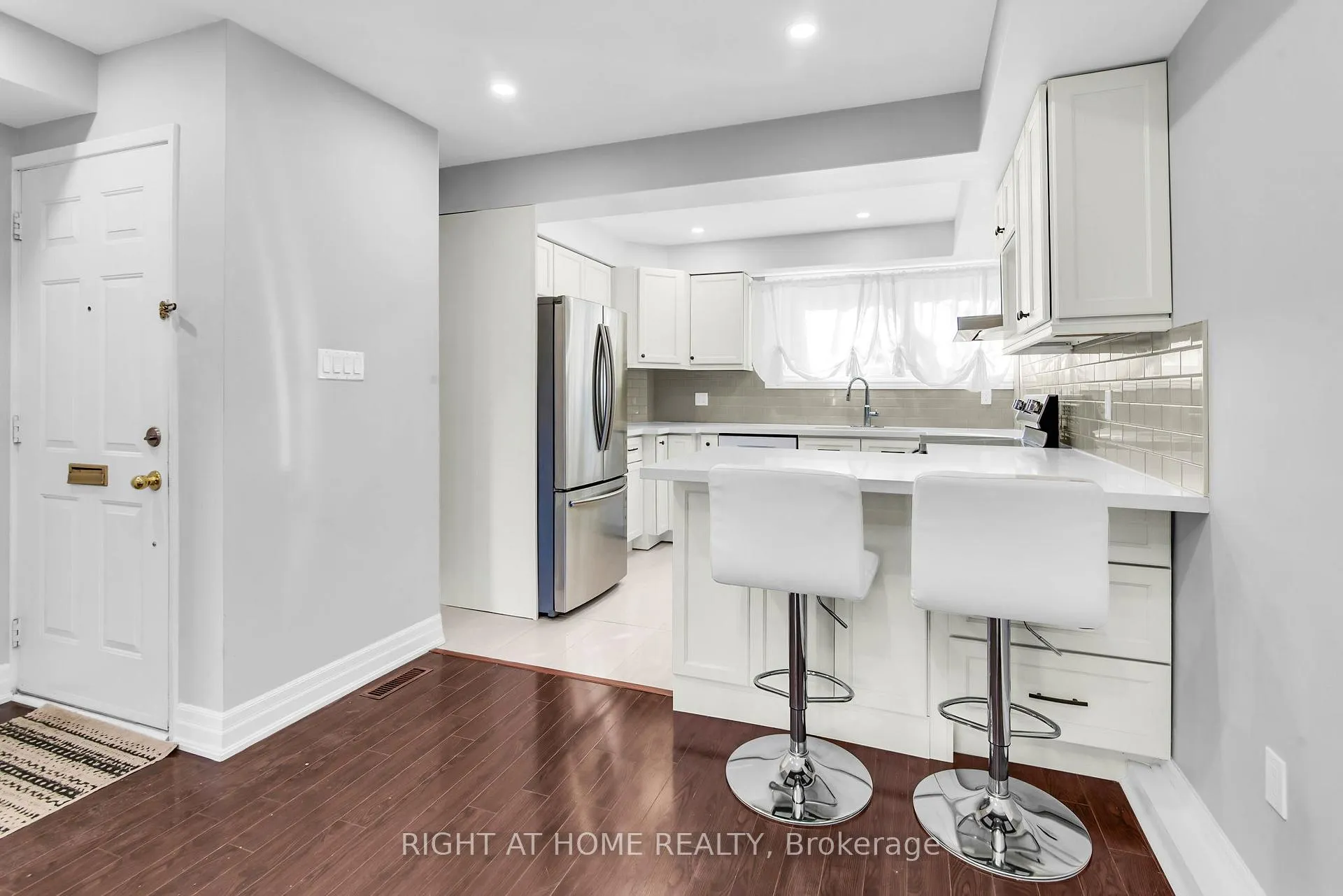 Photo 3 of Unit 13, 2716 St Clair Avenue E, Toronto, O'Connor-Parkview — HOMEH