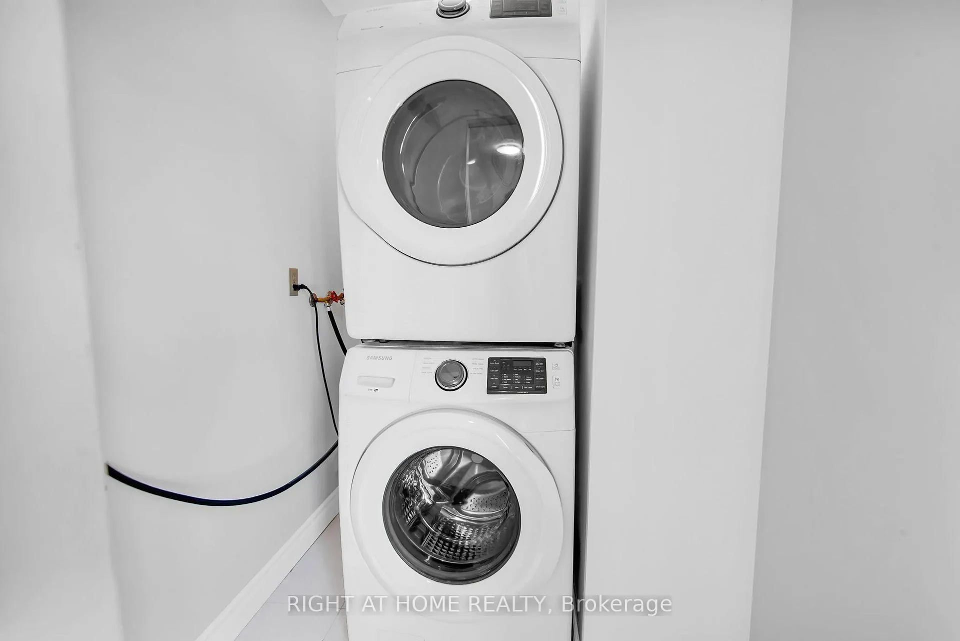 Photo 17 of Unit 13, 2716 St Clair Avenue E, Toronto, O'Connor-Parkview — HOMEH