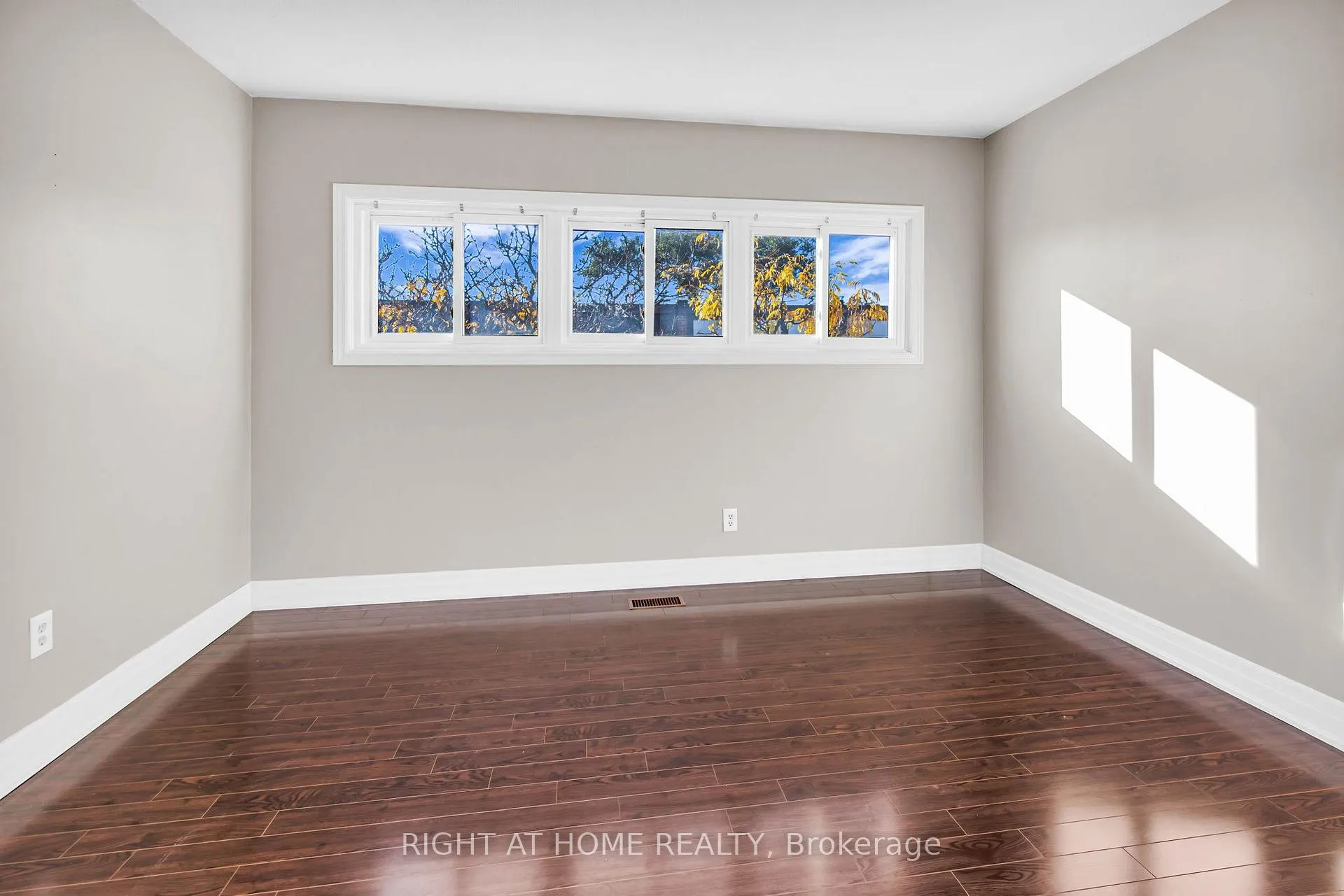 Photo 18 of Unit 13, 2716 St Clair Avenue E, Toronto, O'Connor-Parkview — HOMEH