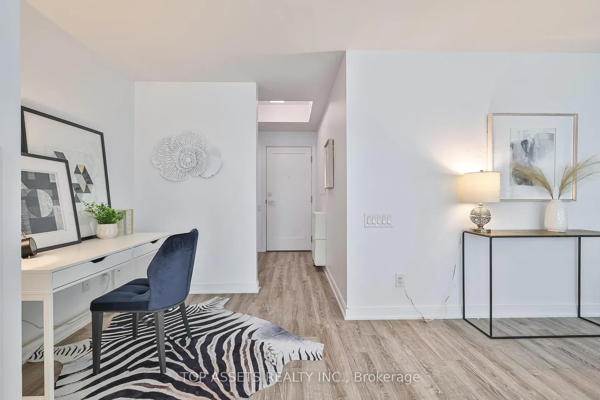 Photo 4 of Unit 3707, 50 Charles Street E, Toronto, Church-Yonge Corridor — HOMEH