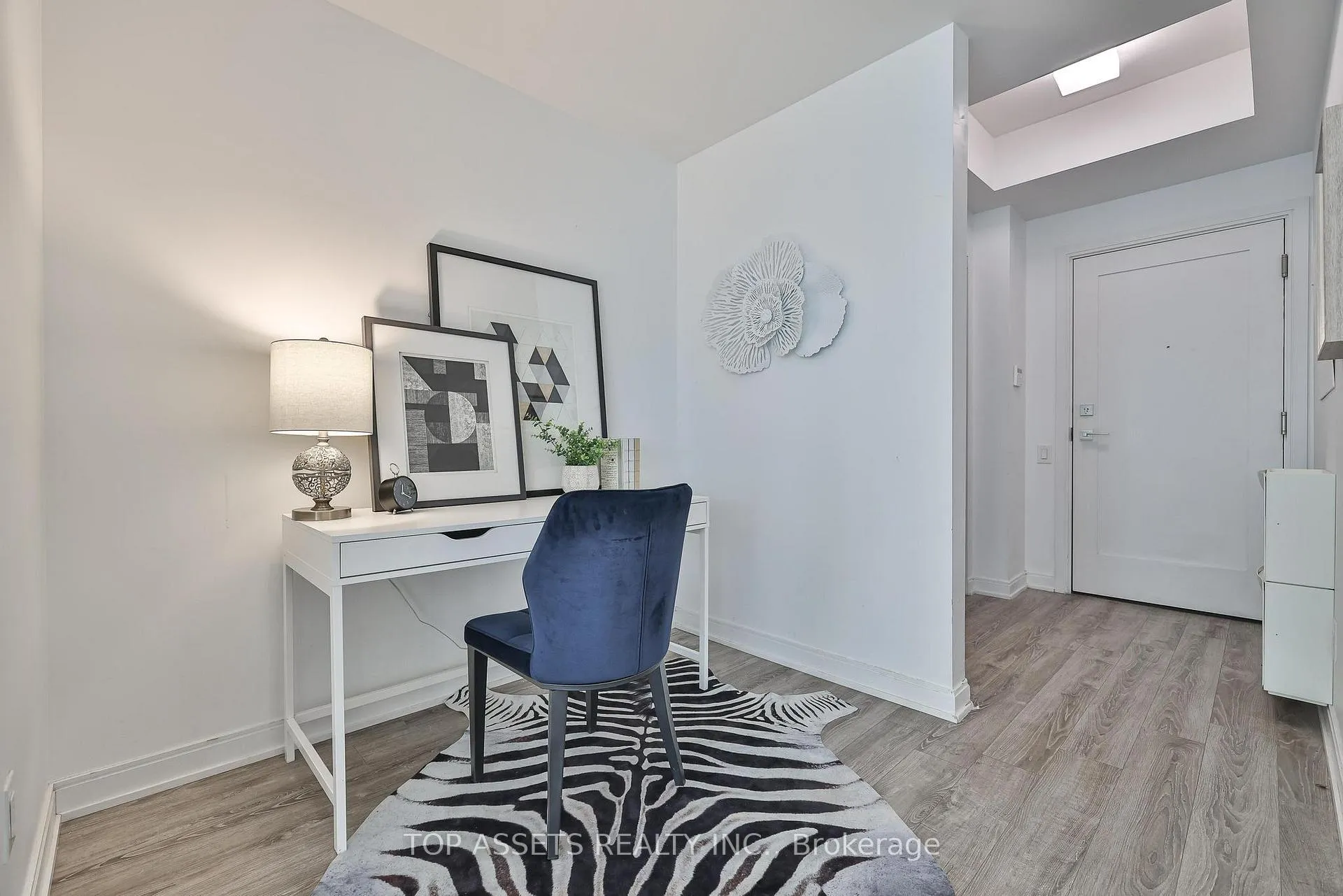 Photo 5 of Unit 3707, 50 Charles Street E, Toronto, Church-Yonge Corridor — HOMEH